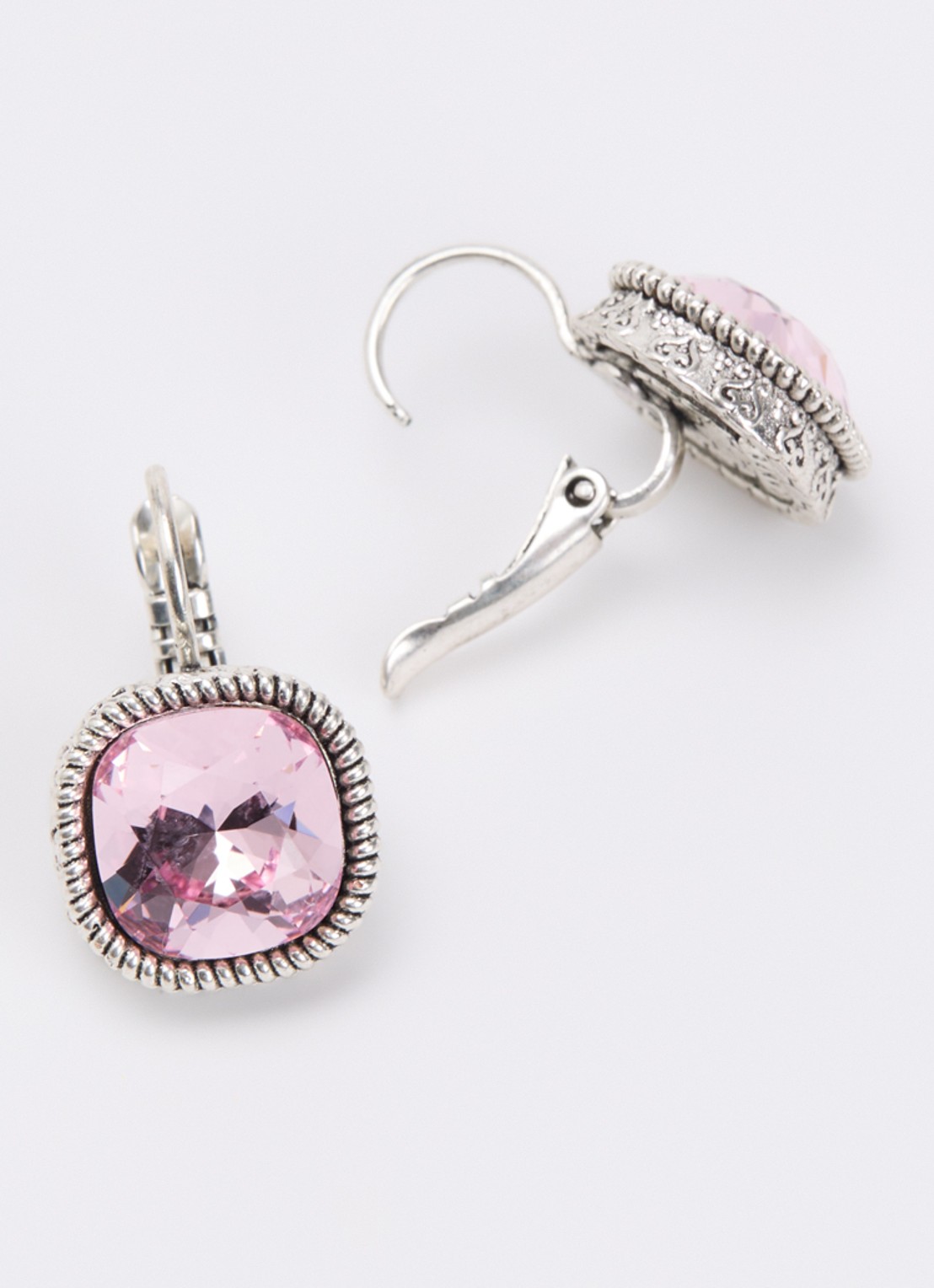 Camps & Camps Oorhangers met Swarovski kristal - detail 3 lichtroze