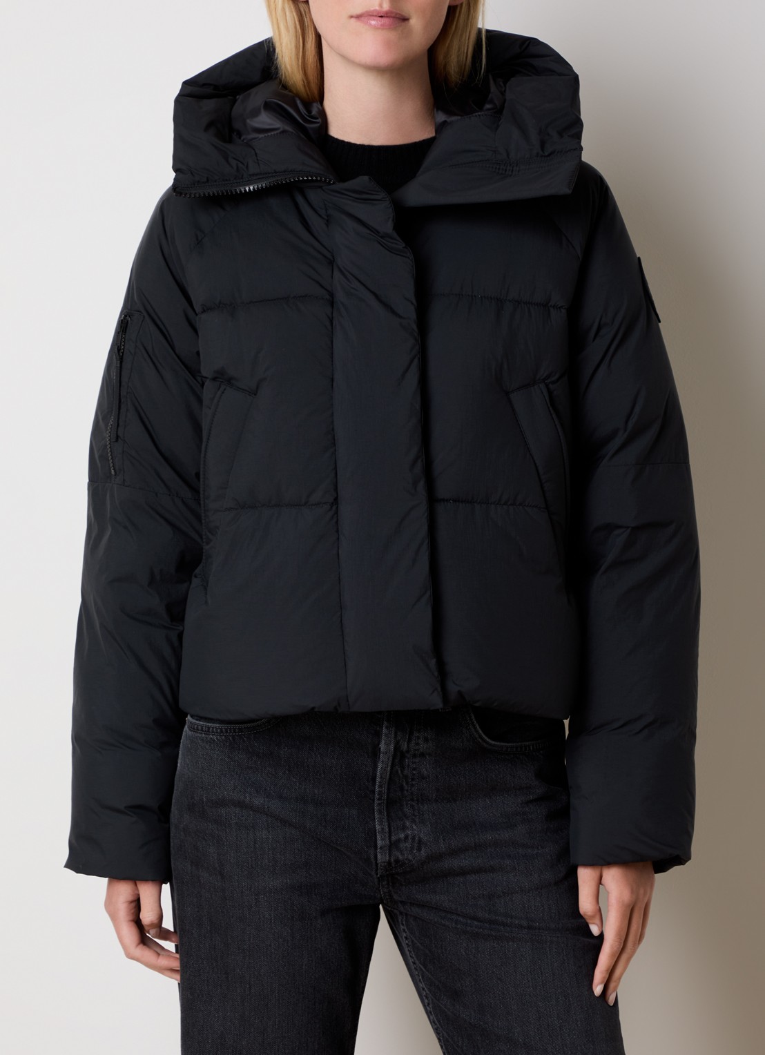 Canada Goose Chilliwack puffer jack met donsvulling en capuchon - detail zwart