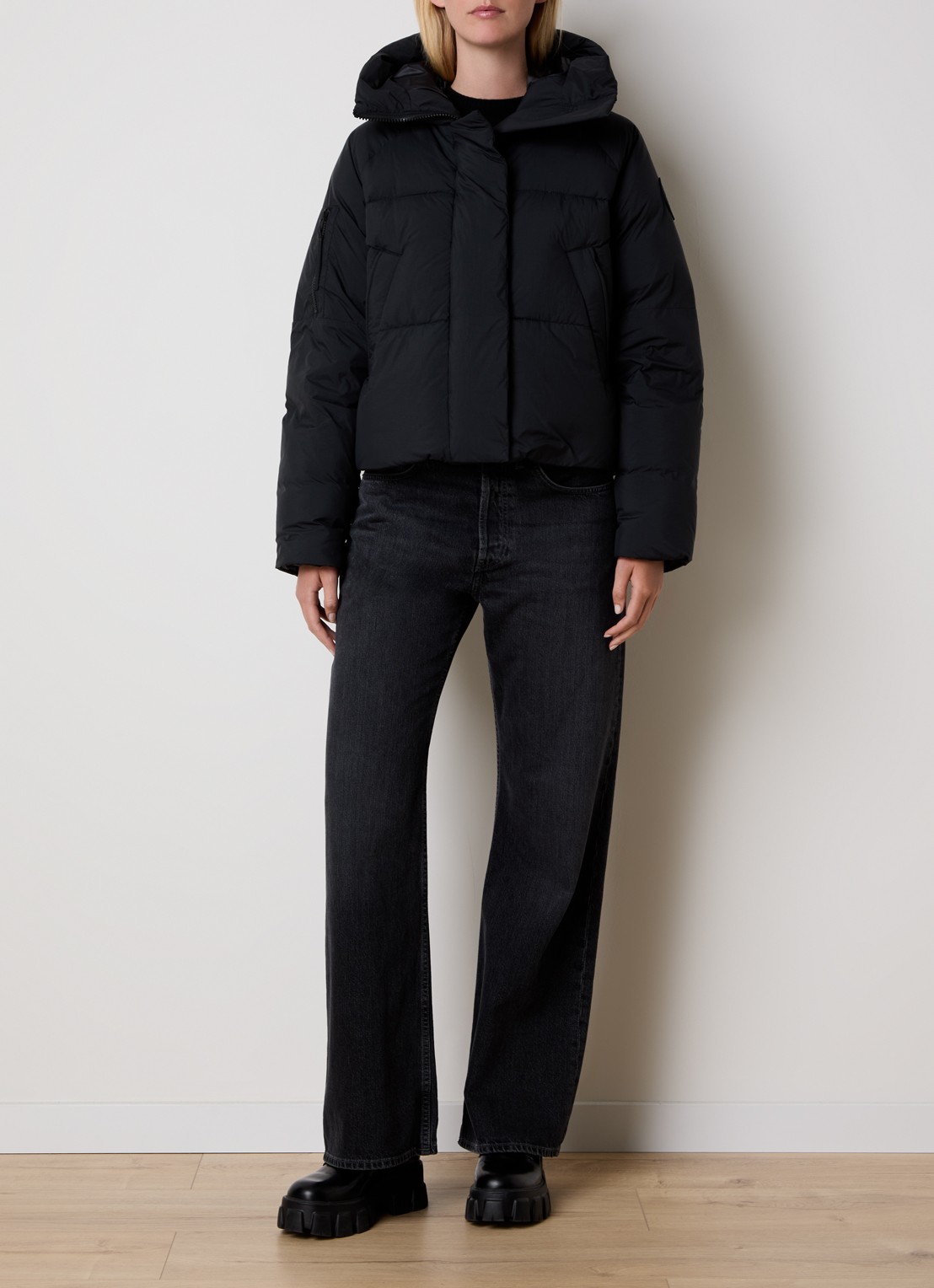 Canada Goose Chilliwack puffer jack met donsvulling en capuchon - voorkant 6 zwart