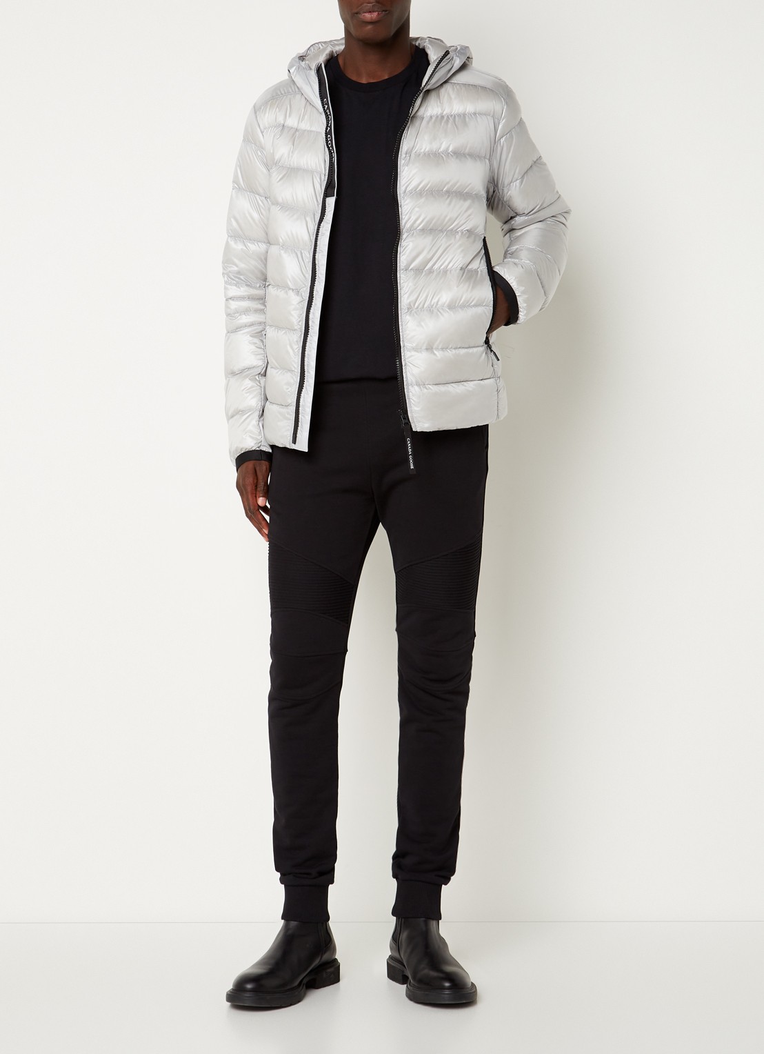 Canada Goose Crofton puffer jack met capuchon en donsvulling - voorkant 3 lichtgrijs