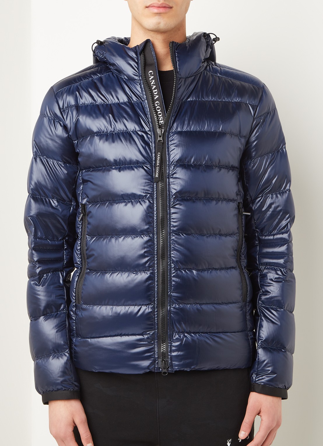 Canada Goose Crofton puffer jack met capuchon en donsvulling - detail 2 donkerblauw