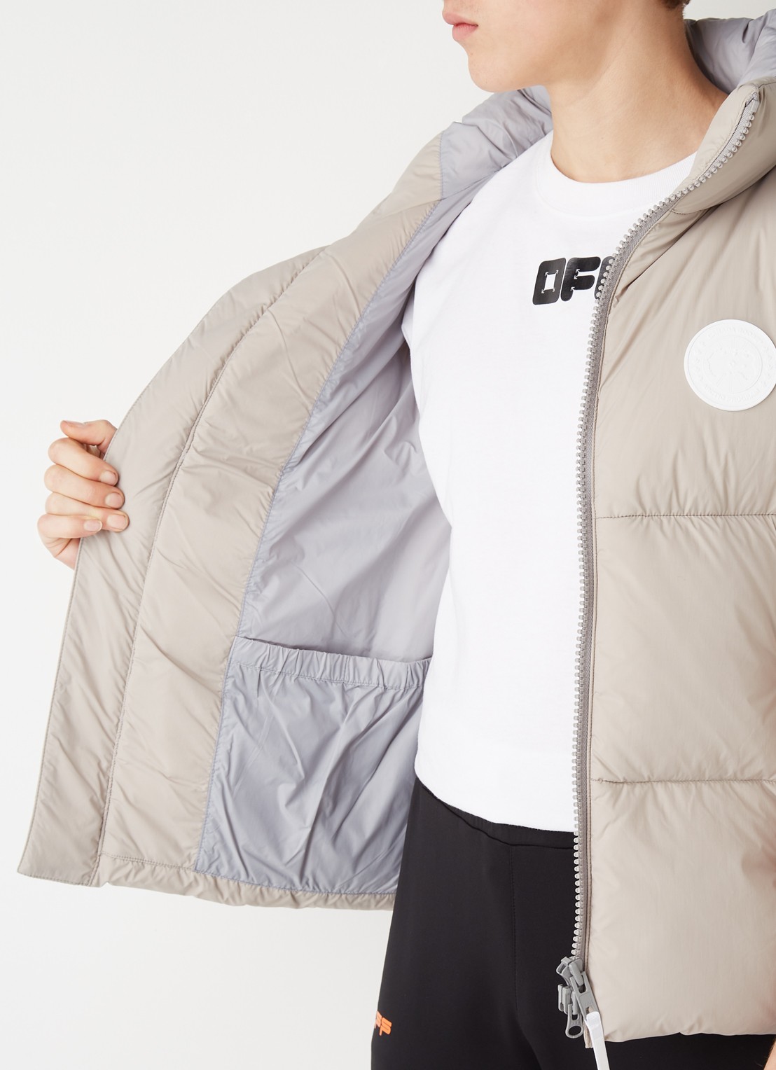 Canada Goose Everett gewatteerde bodywarmer met donsvulling - detail 5 beige