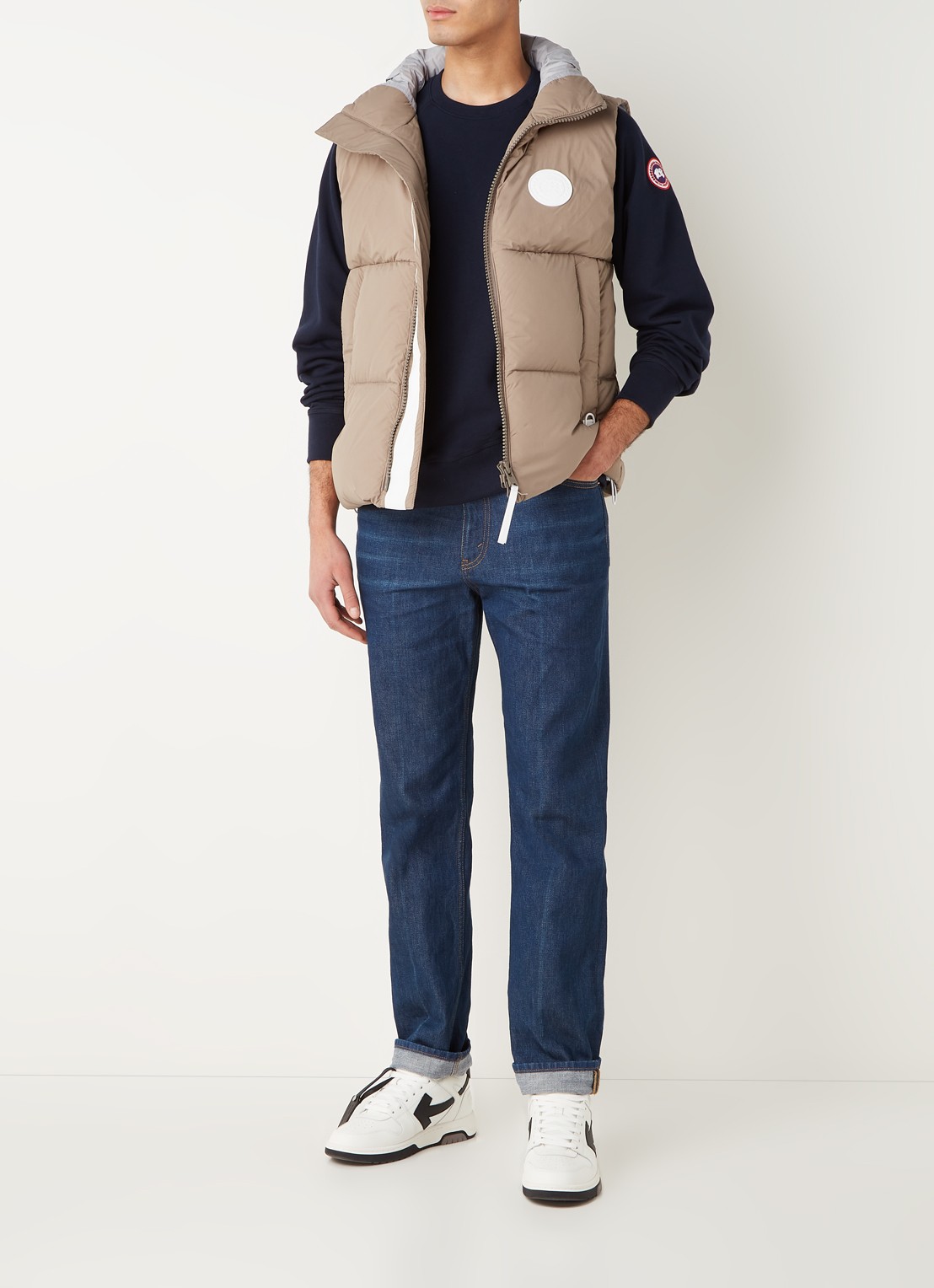 Canada Goose Everett gewatteerde bodywarmer met donsvulling - voorkant 4 zand