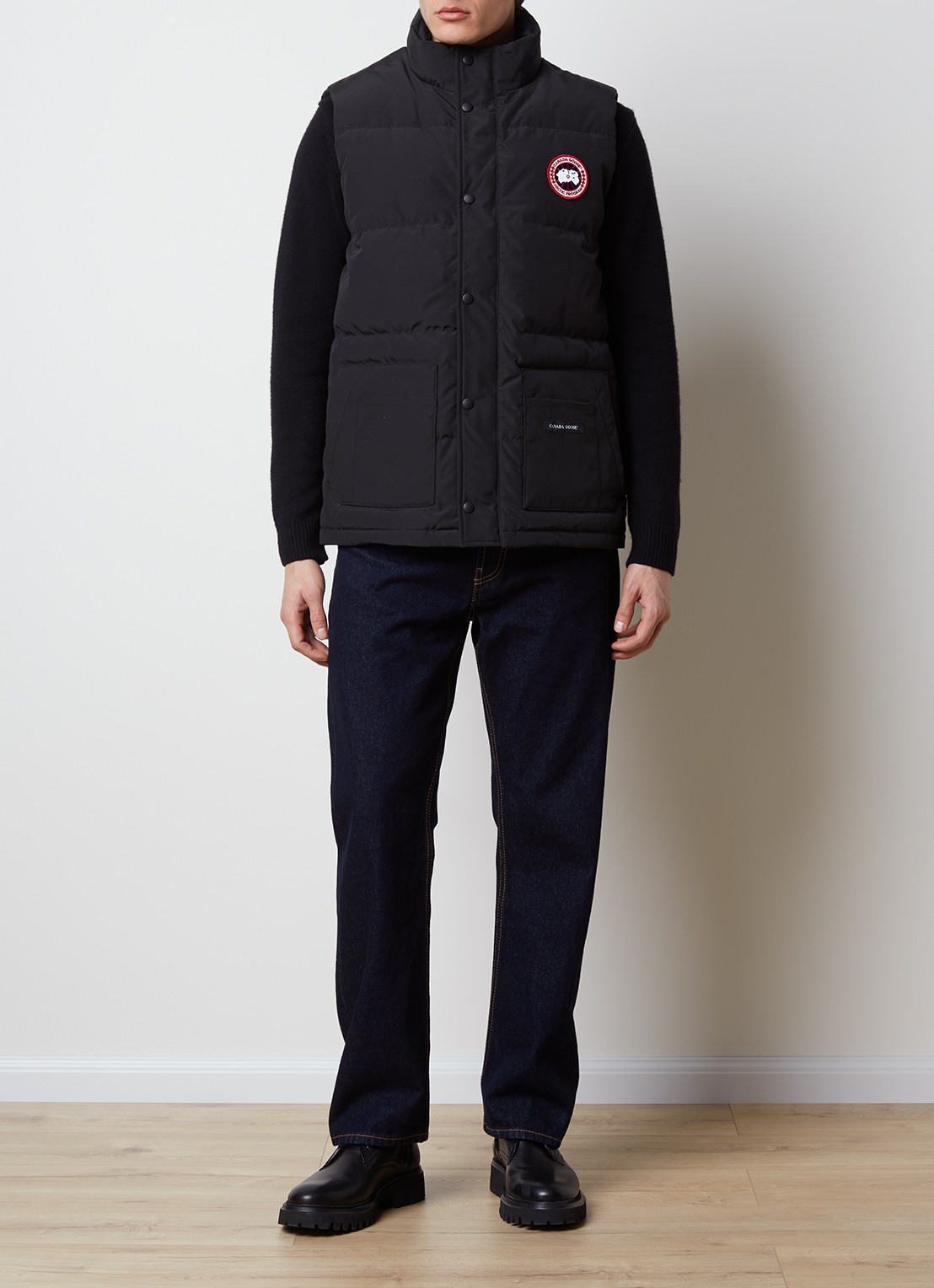 Canada Goose Freestyle gewatteerde bodywarmer met donsvulling en steekzakken - voorkant 6 zwart