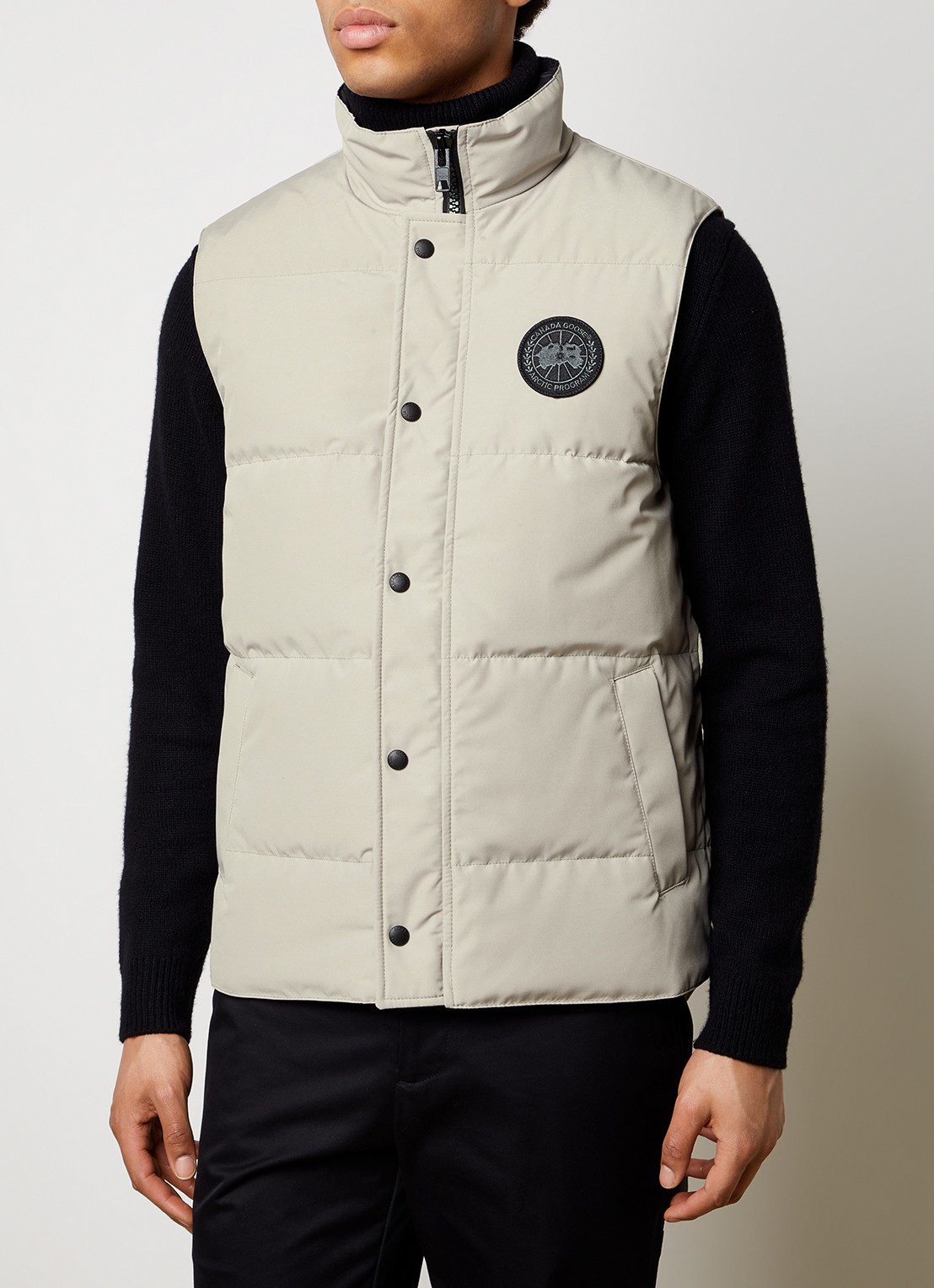 Canada Goose Garson gewatteerde bodywarmer met donsvulling en logo - detail 4 donkerbeige