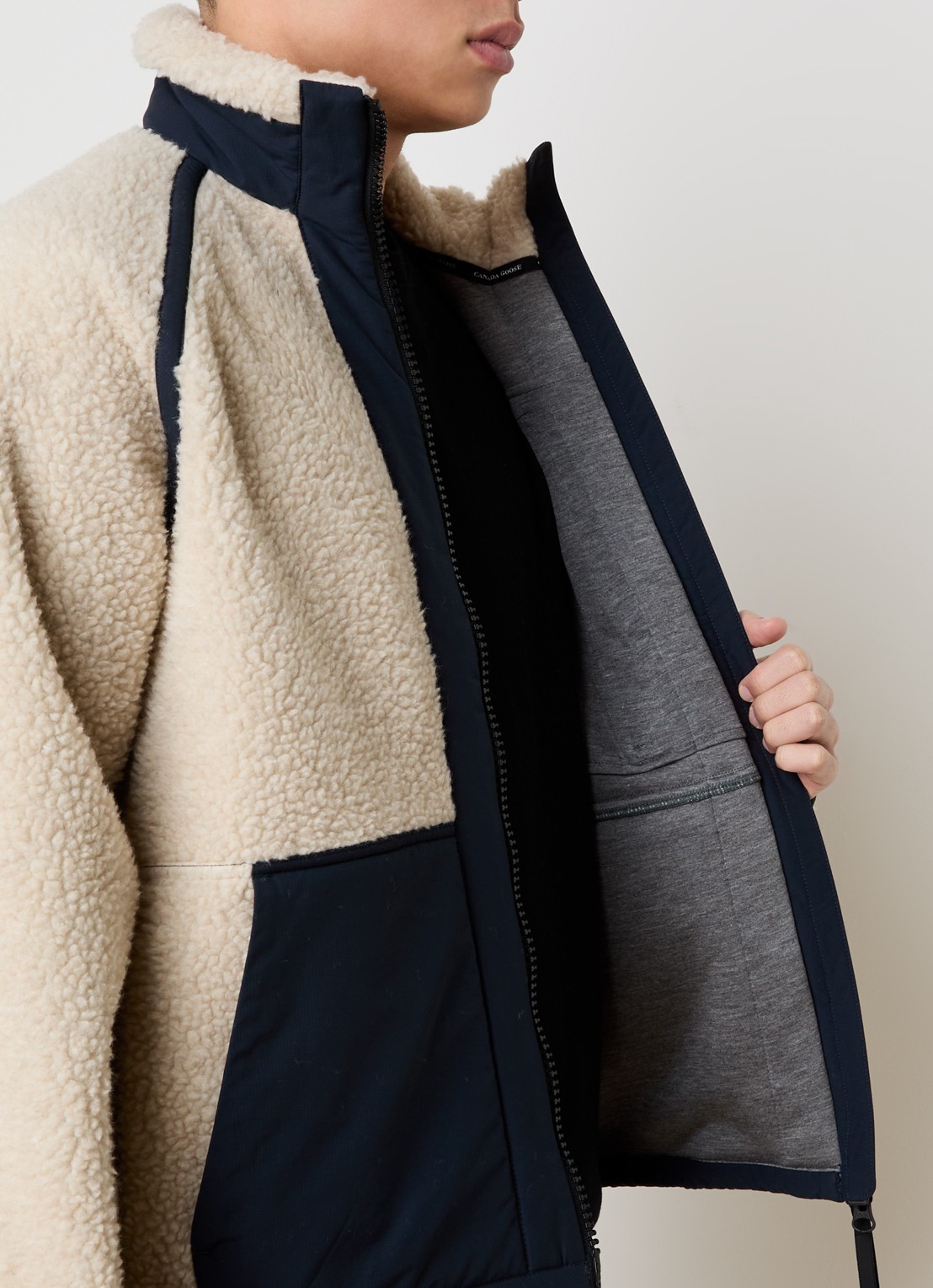 Canada Goose Jack van teddy in wolblend met steekzakken - detail 4 creme