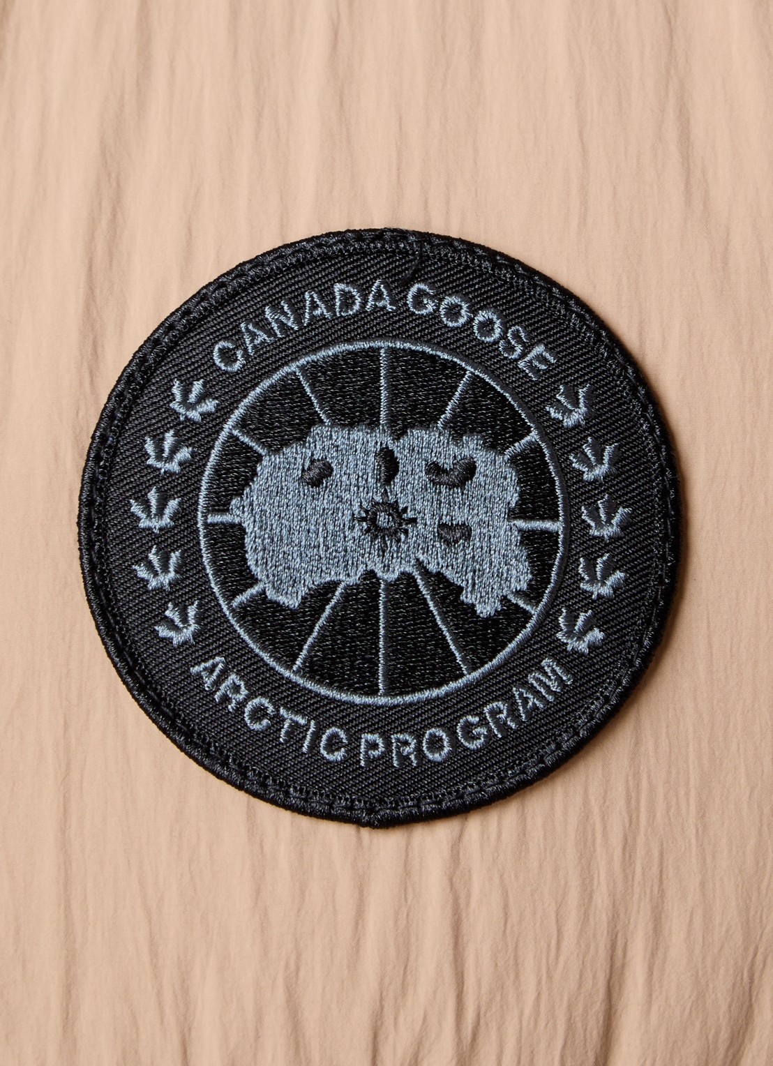 Canada Goose Lawrence gewatteerde bodywarmer met donsvulling - detail 6 zand