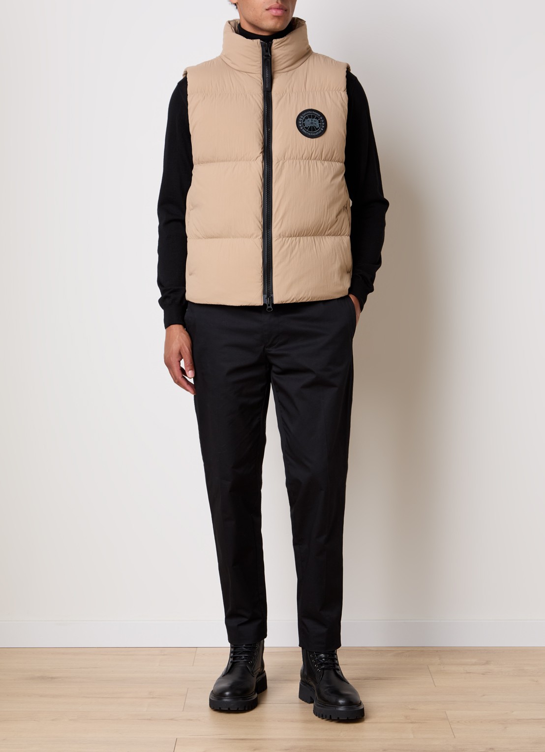 Canada Goose Lawrence gewatteerde bodywarmer met donsvulling - voorkant 3 zand