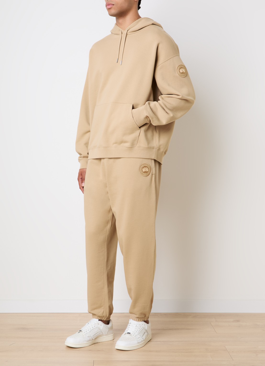 Canada Goose Rove tapered fit joggingbroek met logo - voorkant 2 beige