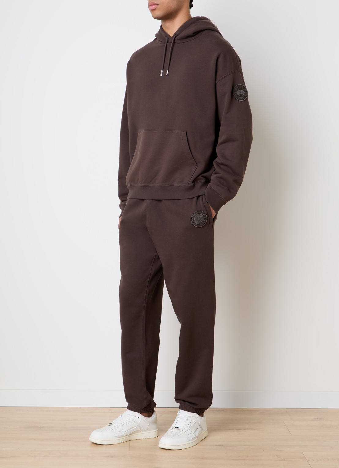 Canada Goose Rove tapered fit joggingbroek met logo - voorkant 2 bruin