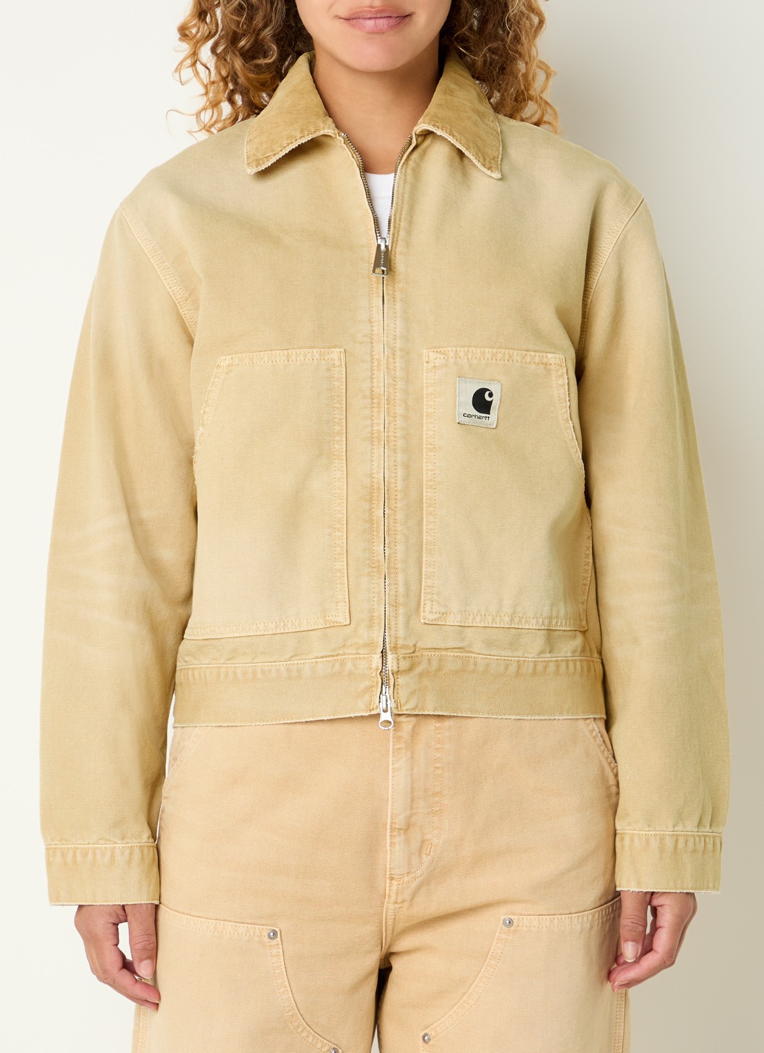 Carhartt WIP Arcan spijkerjas met steekzakken en details van corduroy - detail 4 mosterd