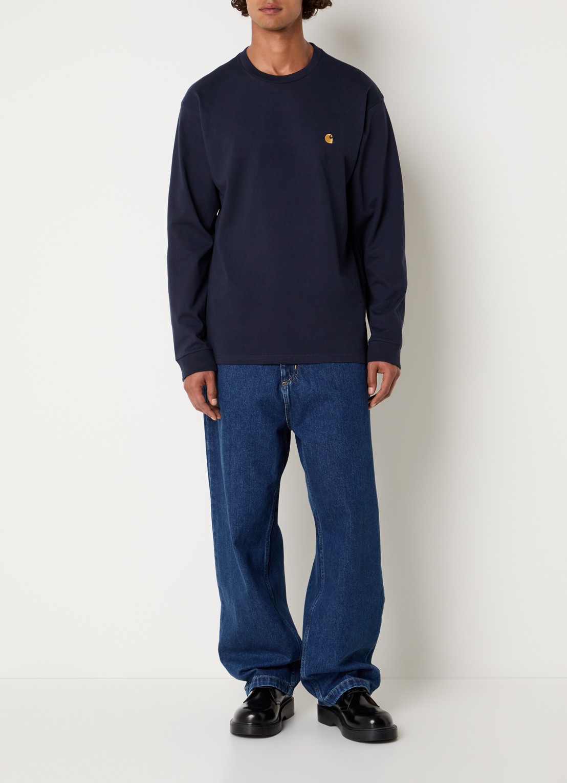 Carhartt WIP Chase longsleeve met logoborduring - voorkant 4 donkerblauw