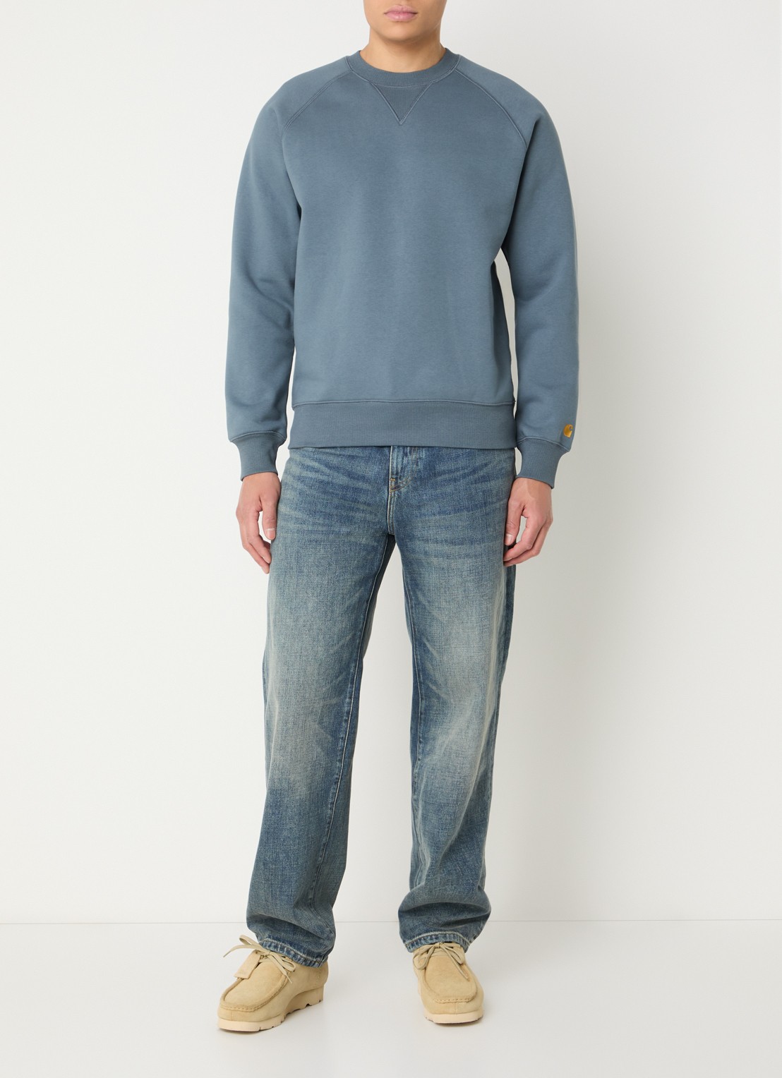 Carhartt WIP Chase sweater met logo - voorkant 4 staalblauw
