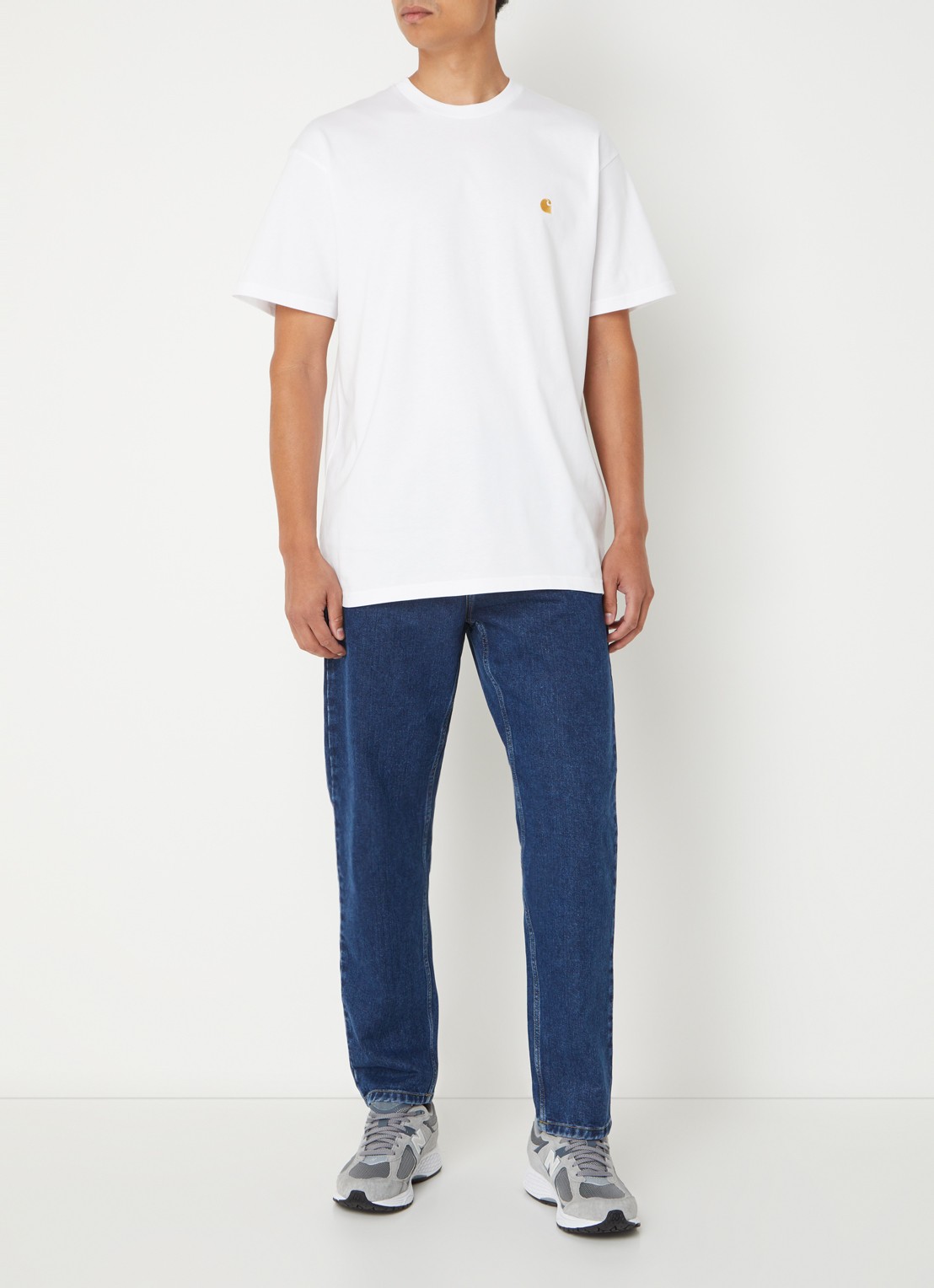 Carhartt WIP Chase T-shirt met logo - voorkant 3 wit