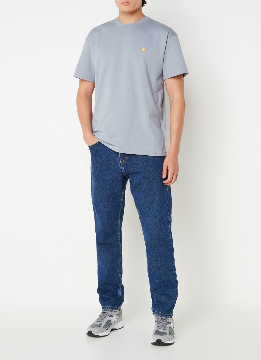 Carhartt WIP Chase T-shirt met logo - voorkant 2 groen