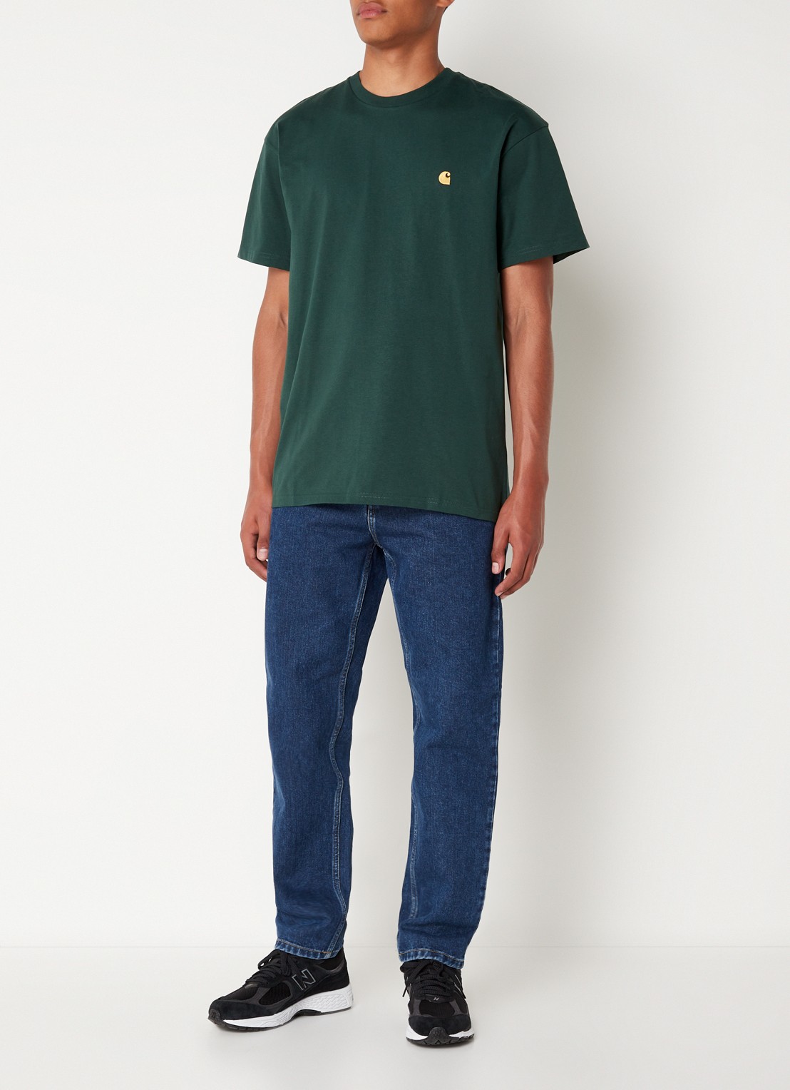 Carhartt WIP Chase T-shirt met logo - voorkant 3 groen
