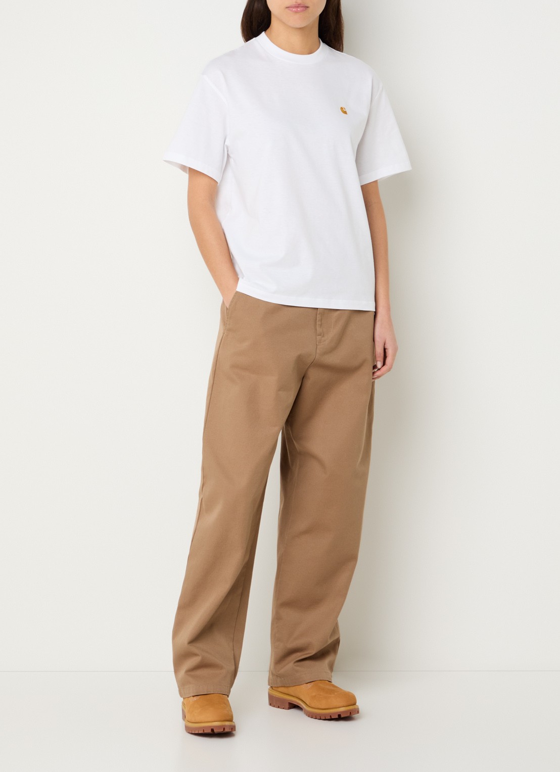 Carhartt WIP Chase T-shirt met logoborduring - voorkant 4 wit