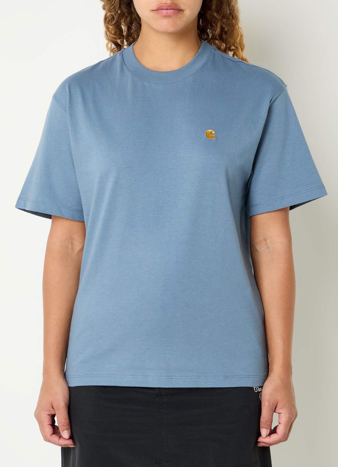 Carhartt WIP Chase T-shirt met logoborduring - detail staalblauw