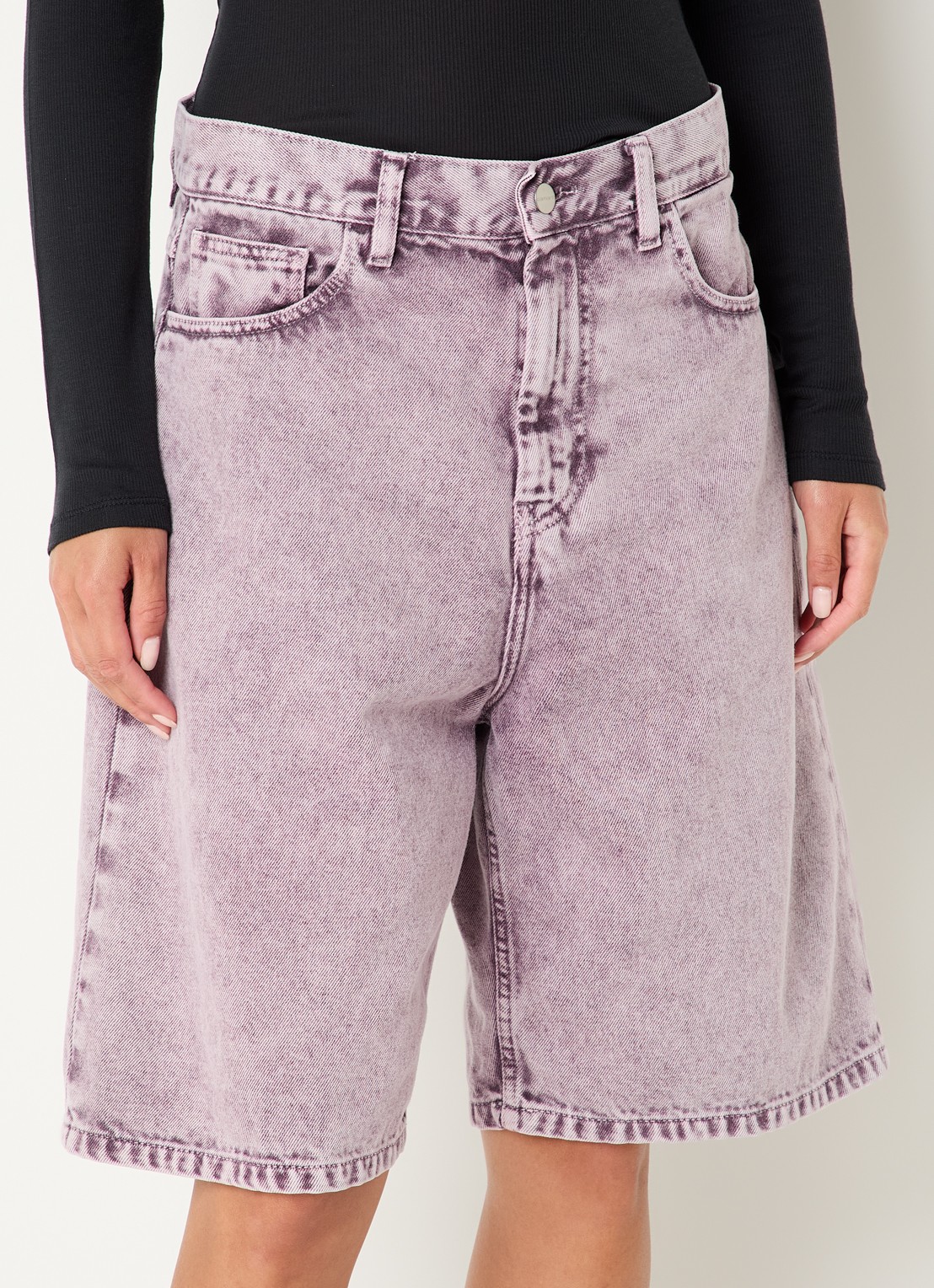 Carhartt WIP High waist wide fit korte broek van denim met donkere wassing - detail 4 aubergine