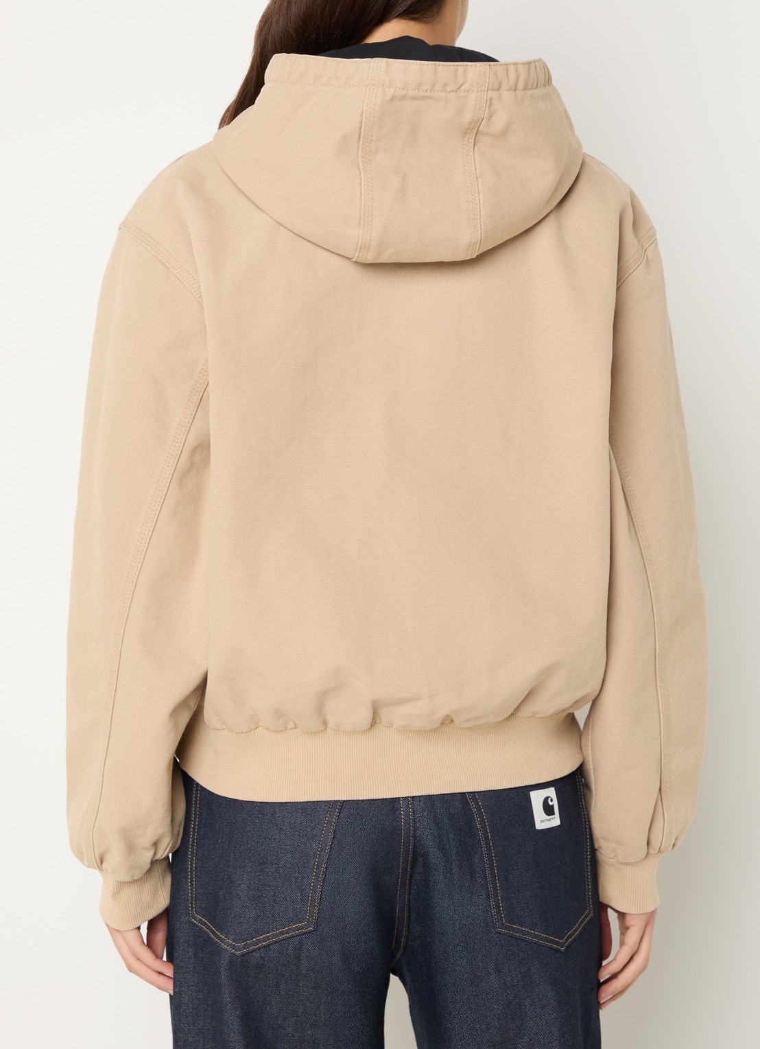 Carhartt WIP Jack met capuchon en logo - achterkant 2 beige