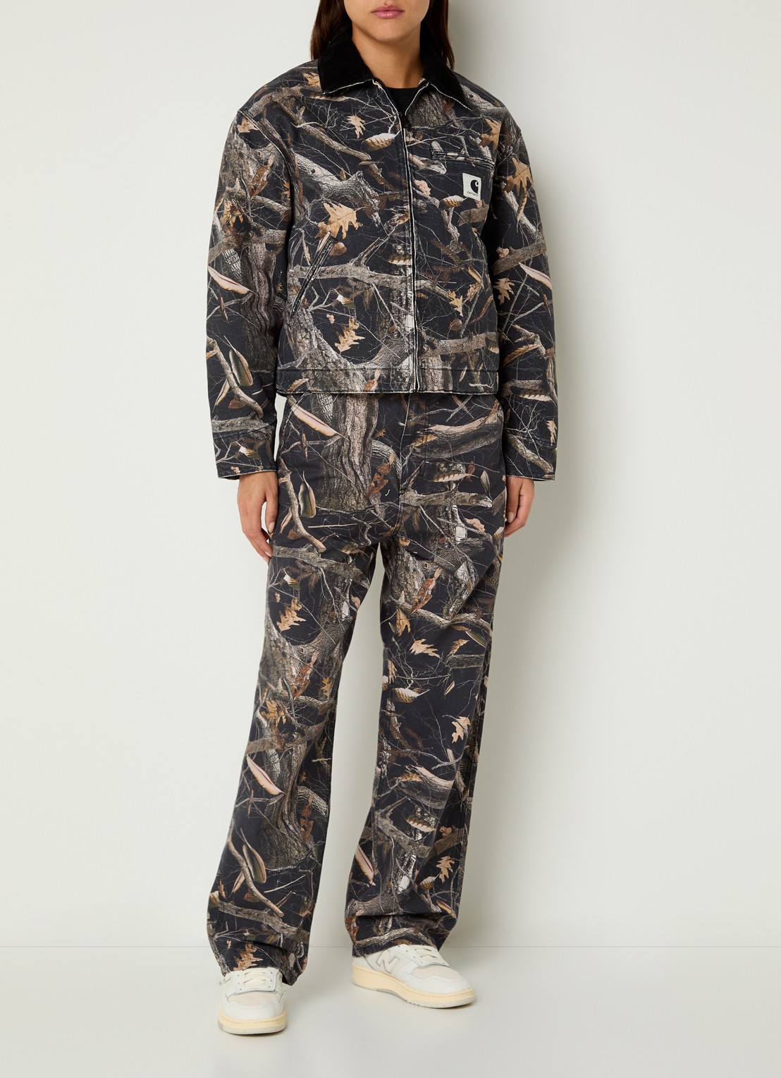 Carhartt WIP Jack met details van corduroy en steekzakken - voorkant 4 antraciet