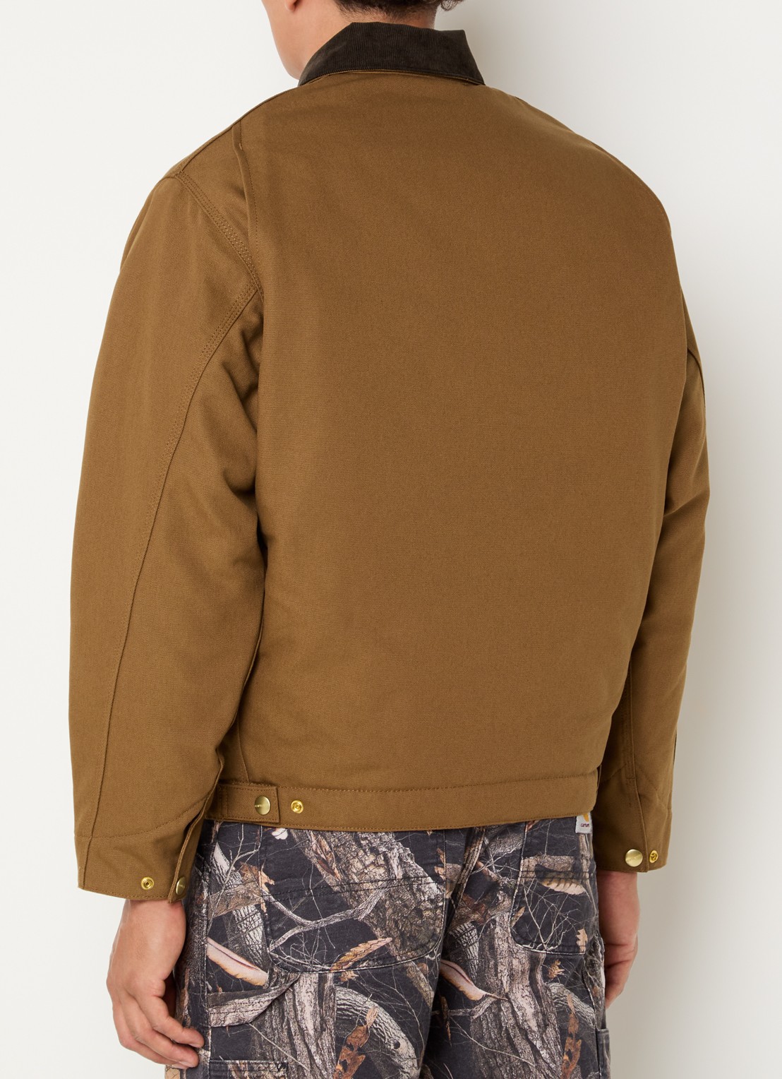 Carhartt WIP Jack met details van corduroy en steekzakken - achterkant bruin