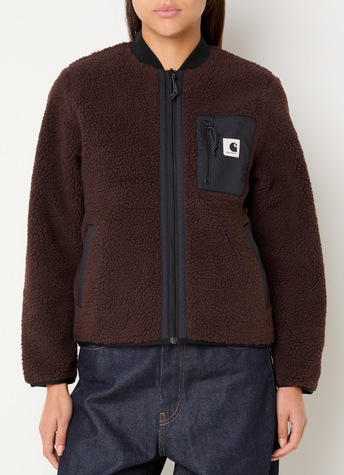 Carhartt WIP Jack van teddy met steekzakken - detail donkerbruin
