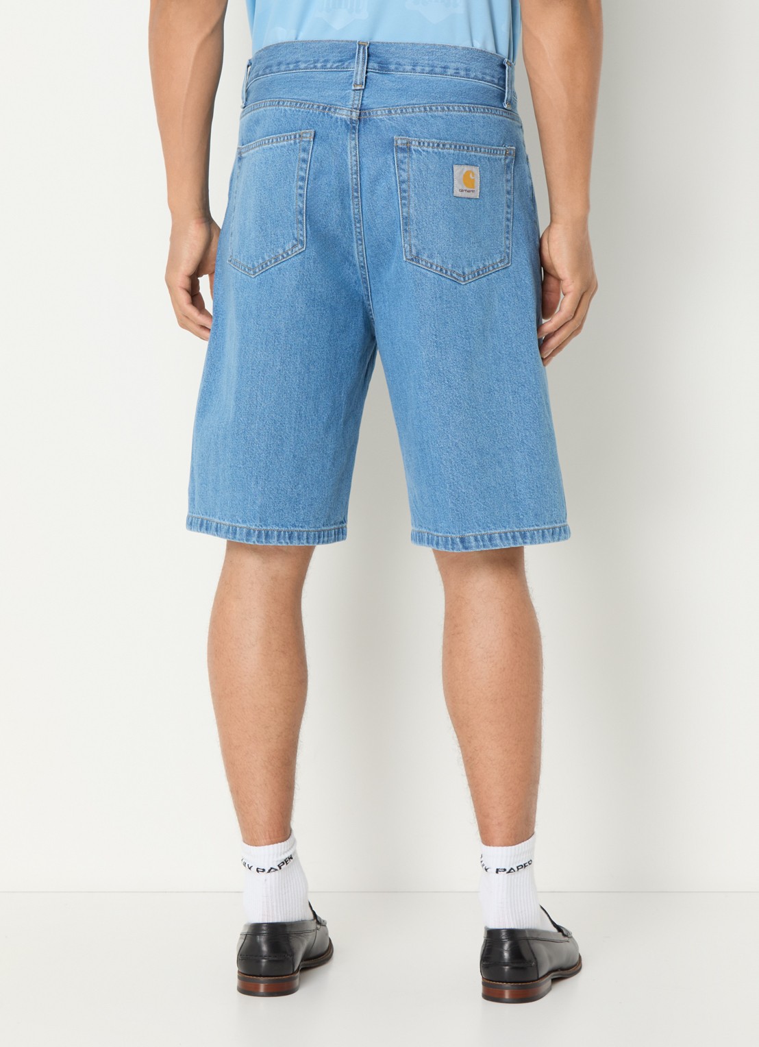 Carhartt WIP Landon straight fit korte broek van denim met medium wassing - achterkant indigo