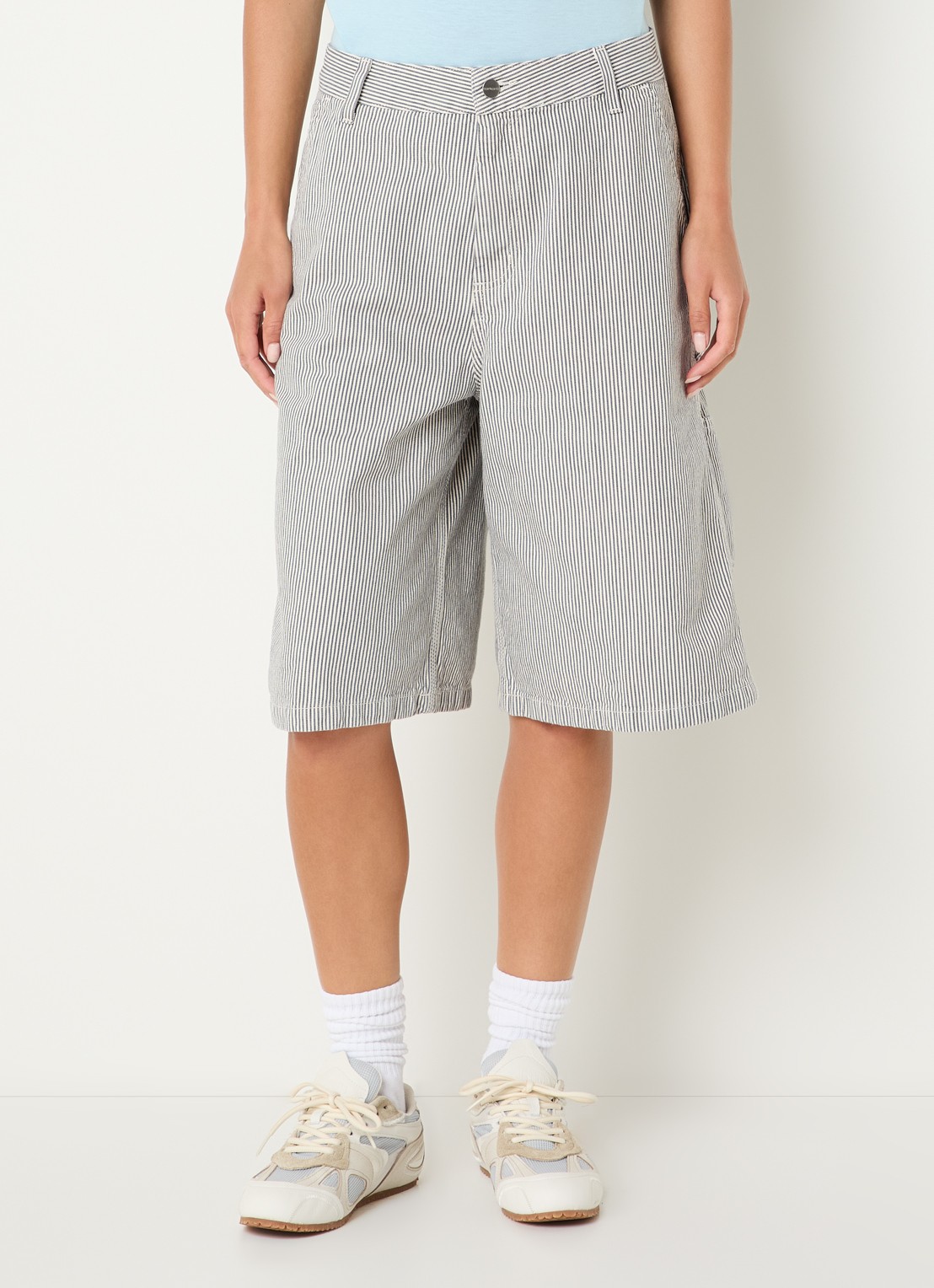 Carhartt WIP Mercer mid waist loose fit korte cargobroek steekzakken - detail 3 grijs