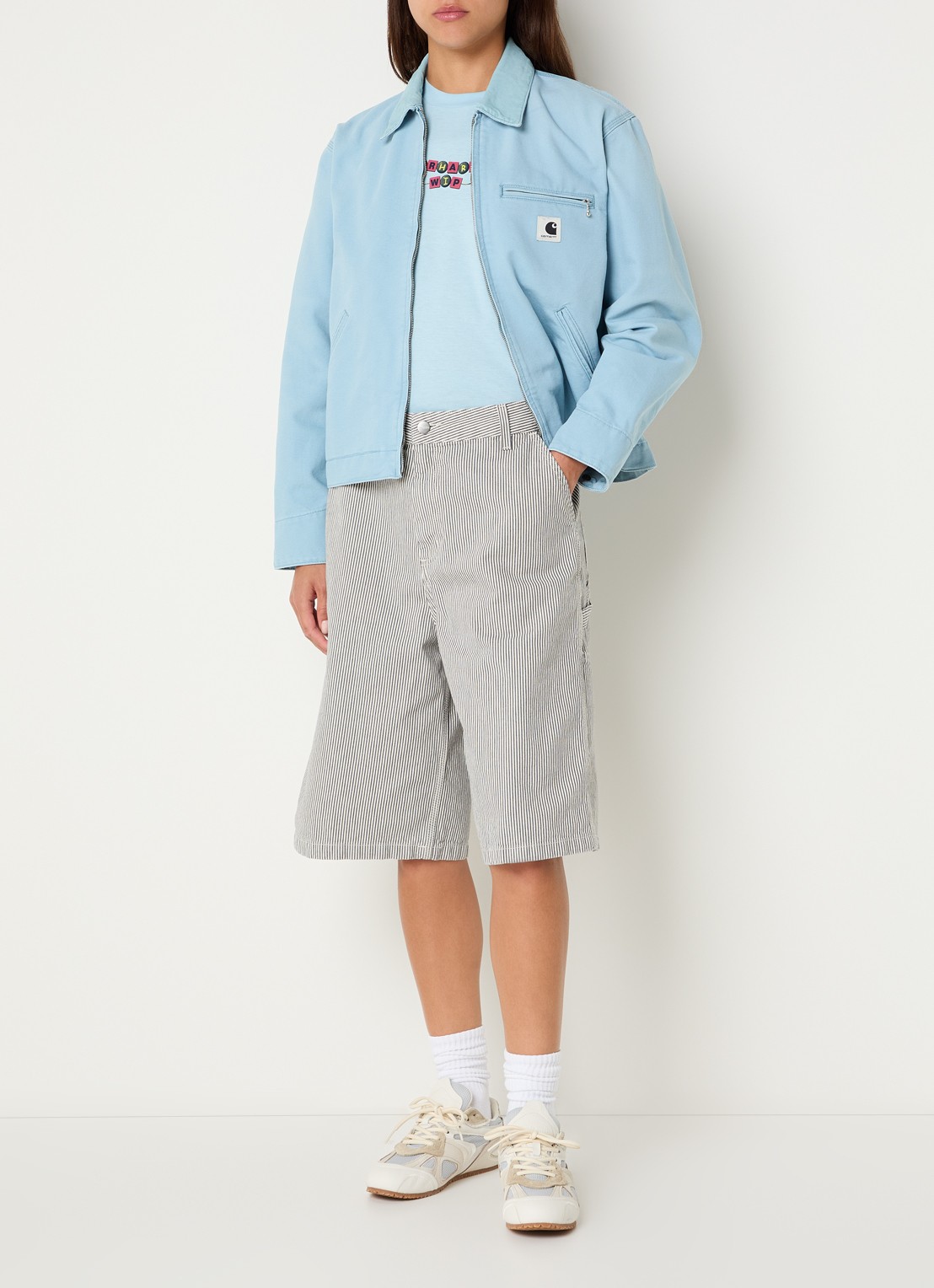 Carhartt WIP Mercer mid waist loose fit korte cargobroek steekzakken - voorkant 2 grijs