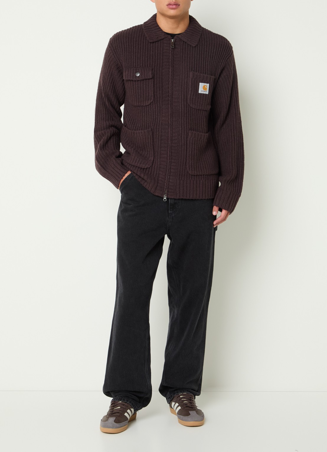 Carhartt WIP Ribgebreid vest in wolblend met opgestikte zakken - voorkant 4 bordeauxrood