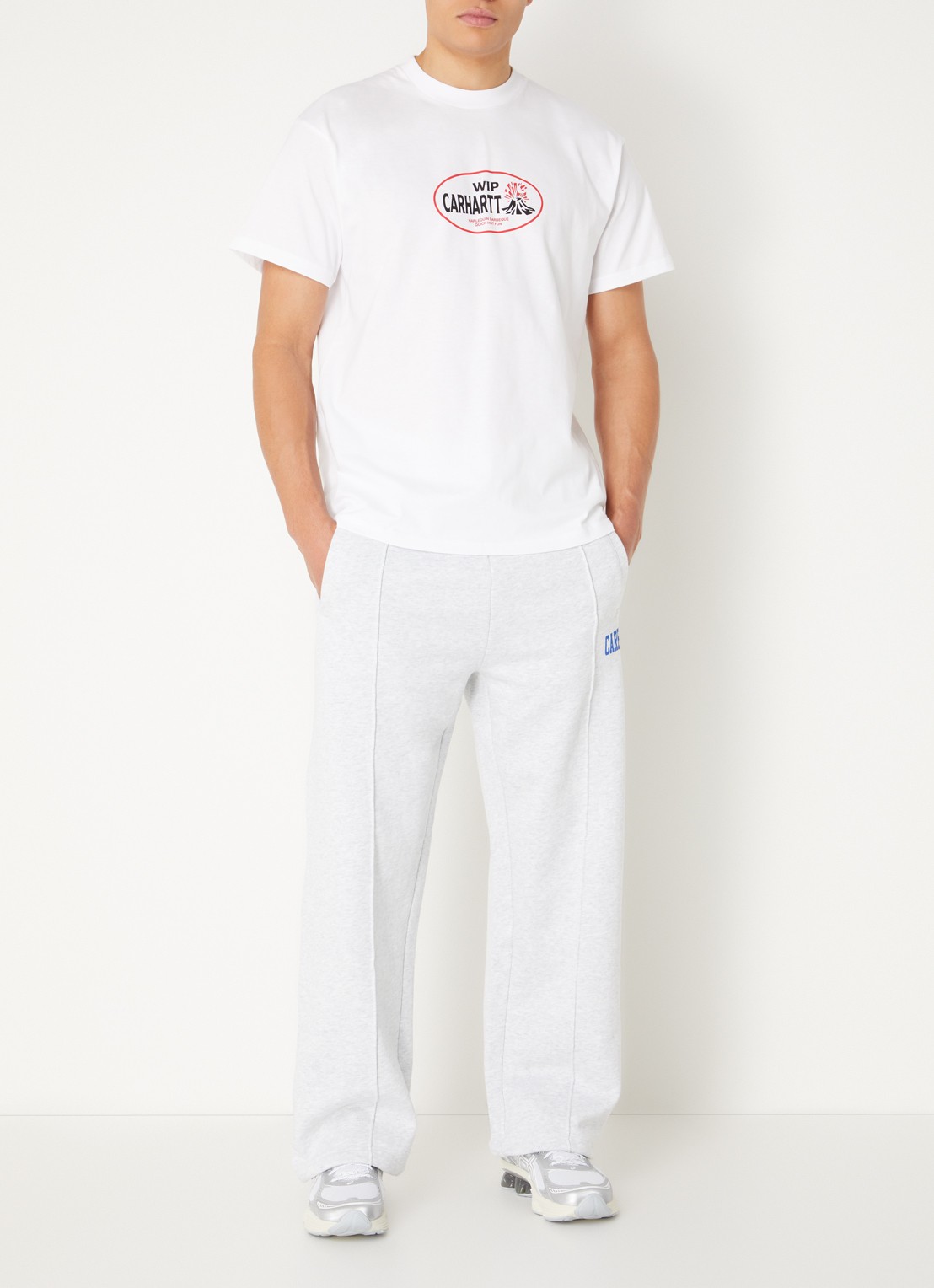 Carhartt WIP Straight fit joggingbroek met steekzakken en logo - voorkant 5 beige