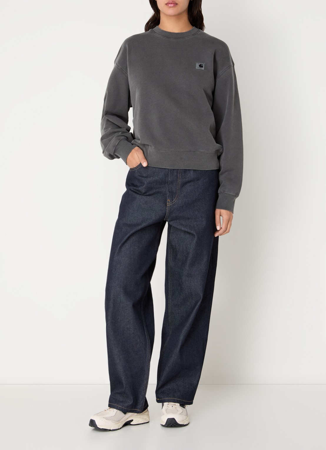 Carhartt WIP Sweater met logo - voorkant 2 zwart