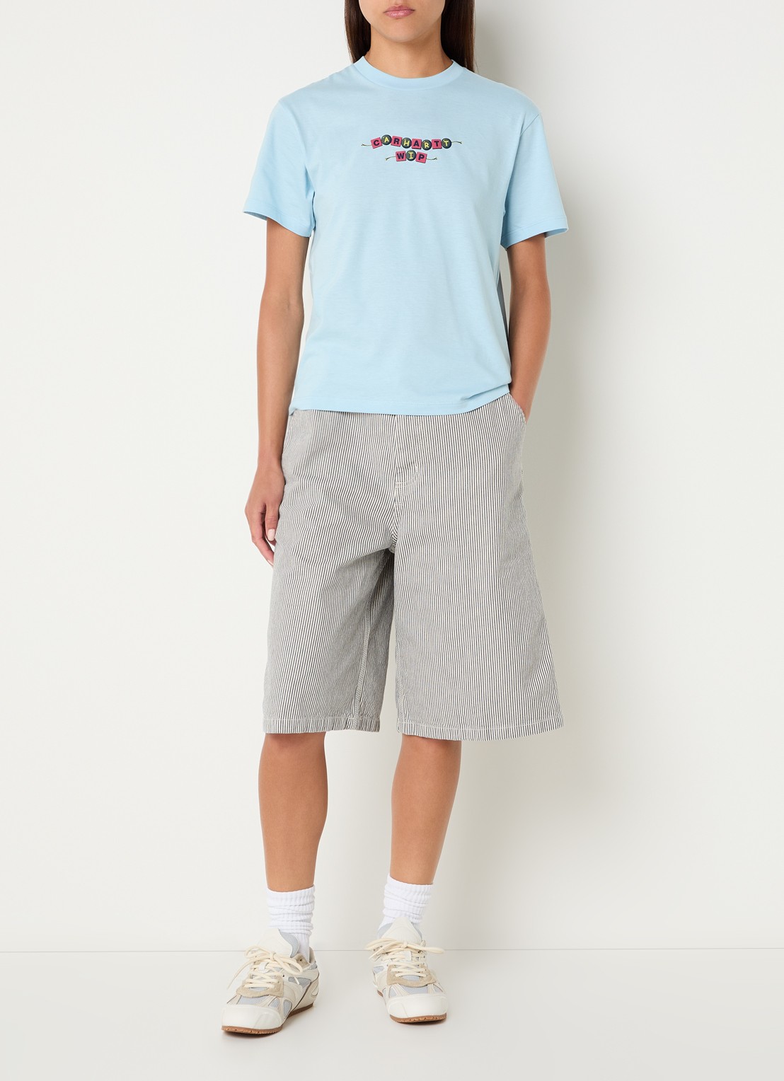 Carhartt WIP T-shirt met logoprint - voorkant 3 lichtblauw