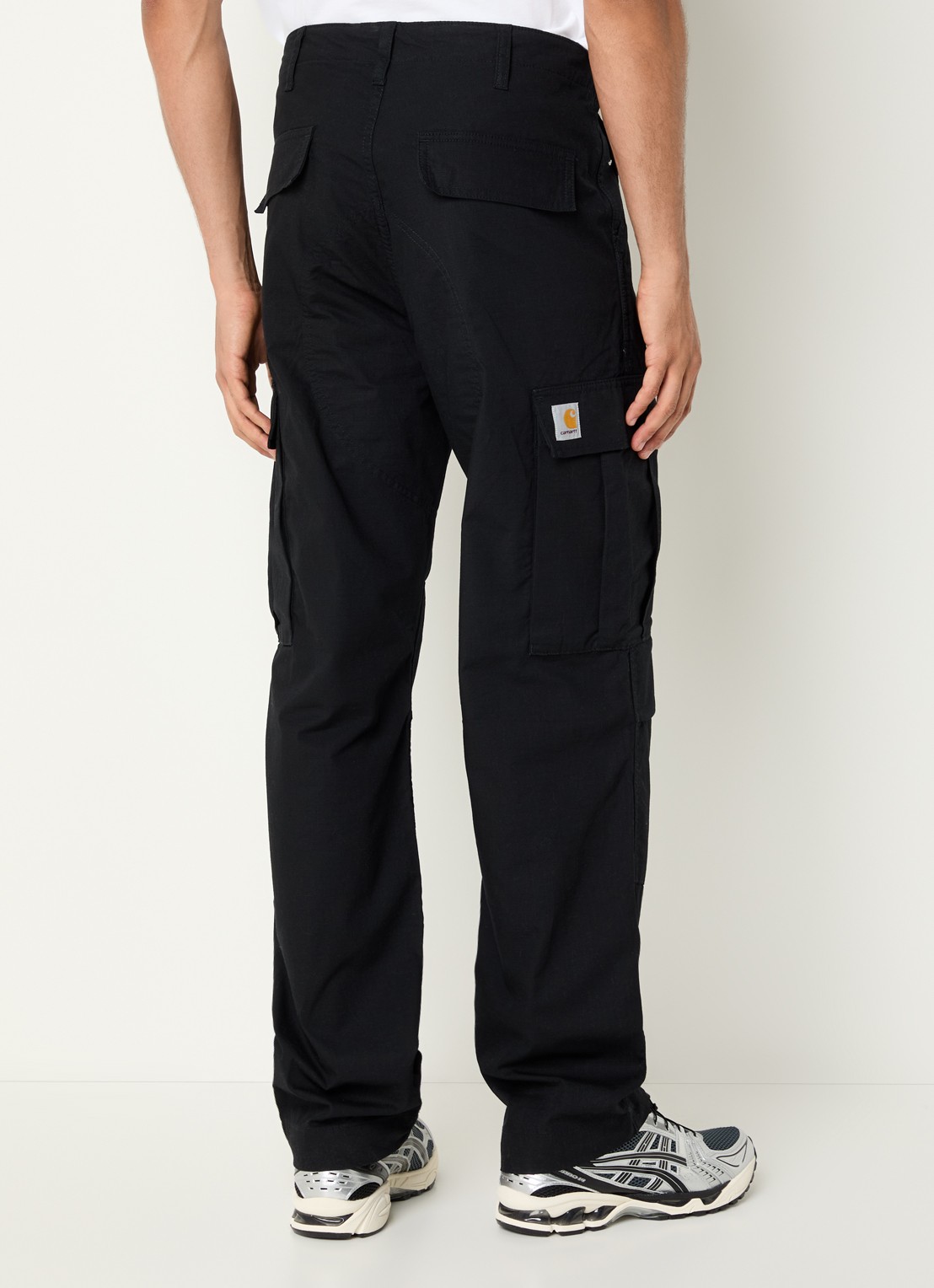 Carhartt WIP Tapered fit cargobroek met opgestikte zakken - achterkant 5 zwart
