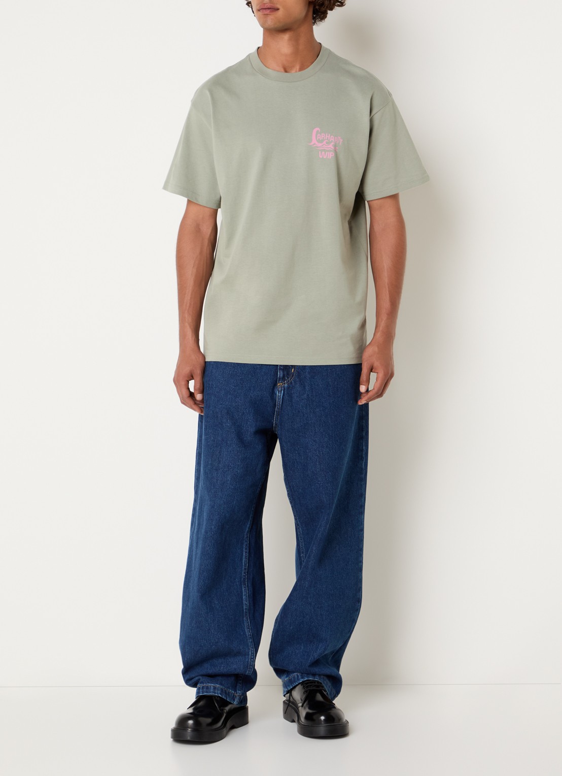Carhartt WIP Waves T-shirt met logo- en backprint - voorkant 3 lindegroen