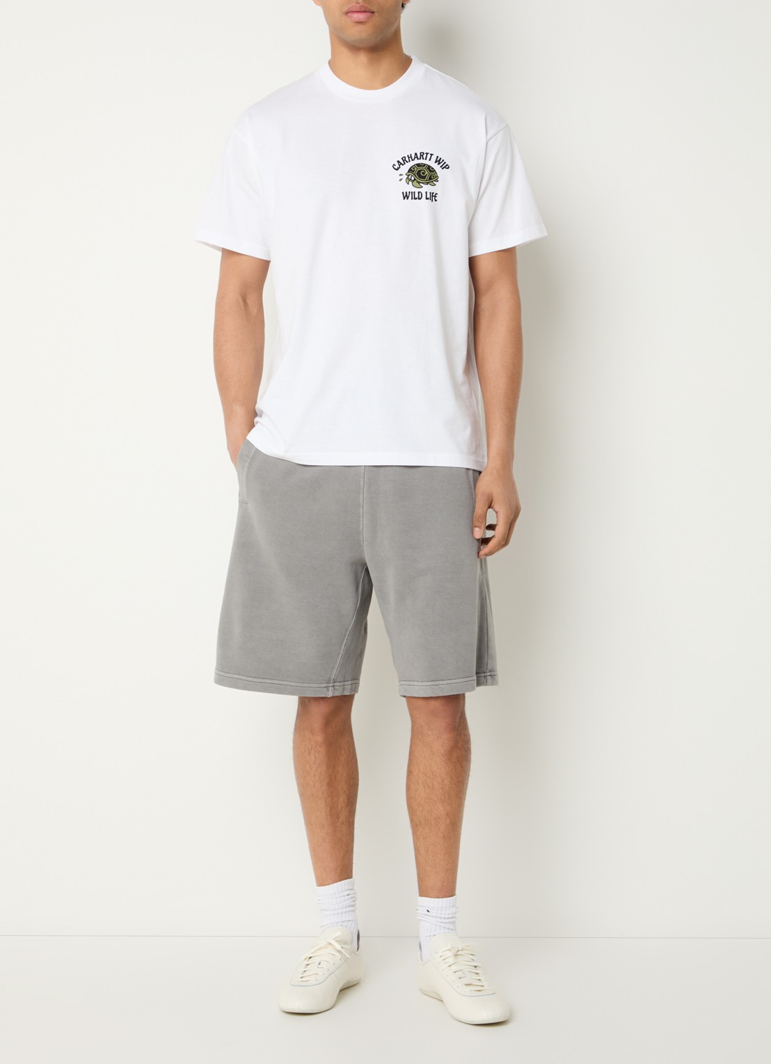Carhartt WIP Wild Life T-shirt met front- en backprint - voorkant 4 wit