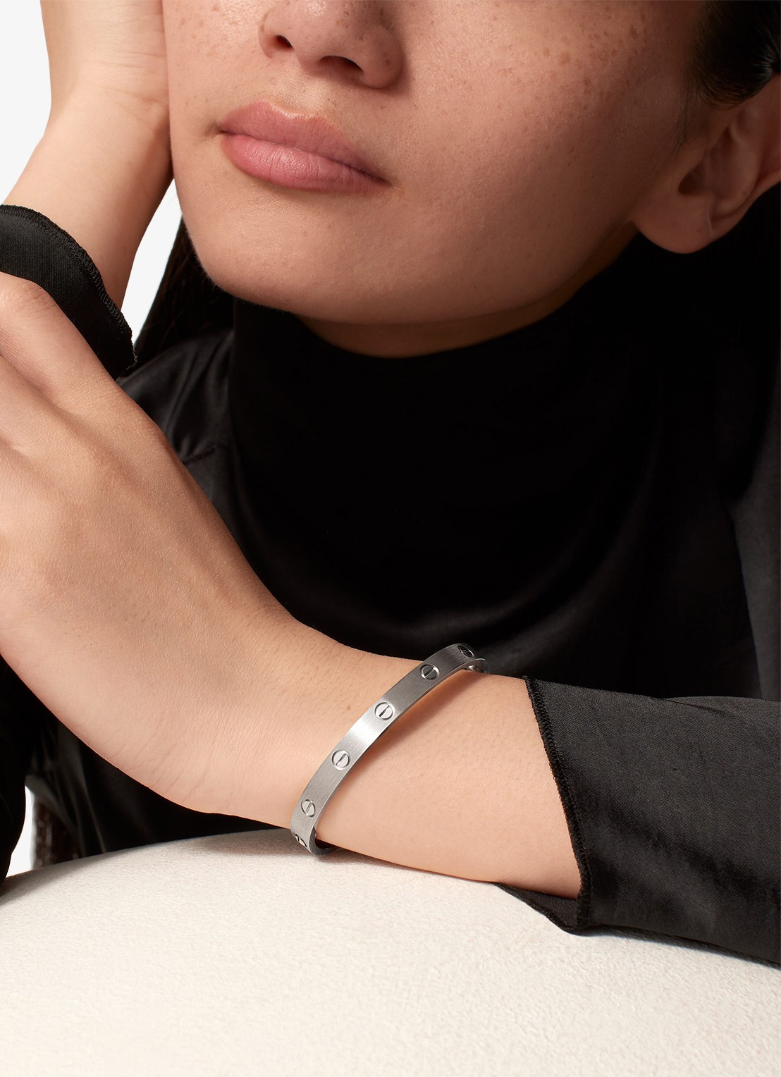 Cartier LOVE armband, klassiek model van 18 karaat witgoud CRB6077117 - achterkant 3 witgoud