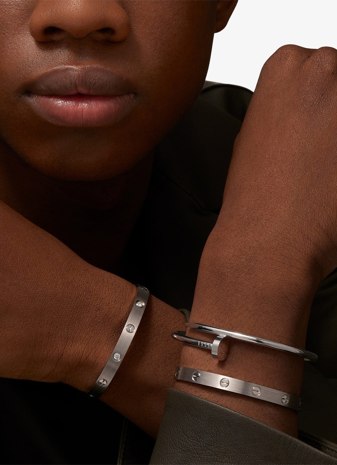 Cartier LOVE armband, klassiek model van 18 karaat witgoud CRB6077117 - voorkant 3 witgoud
