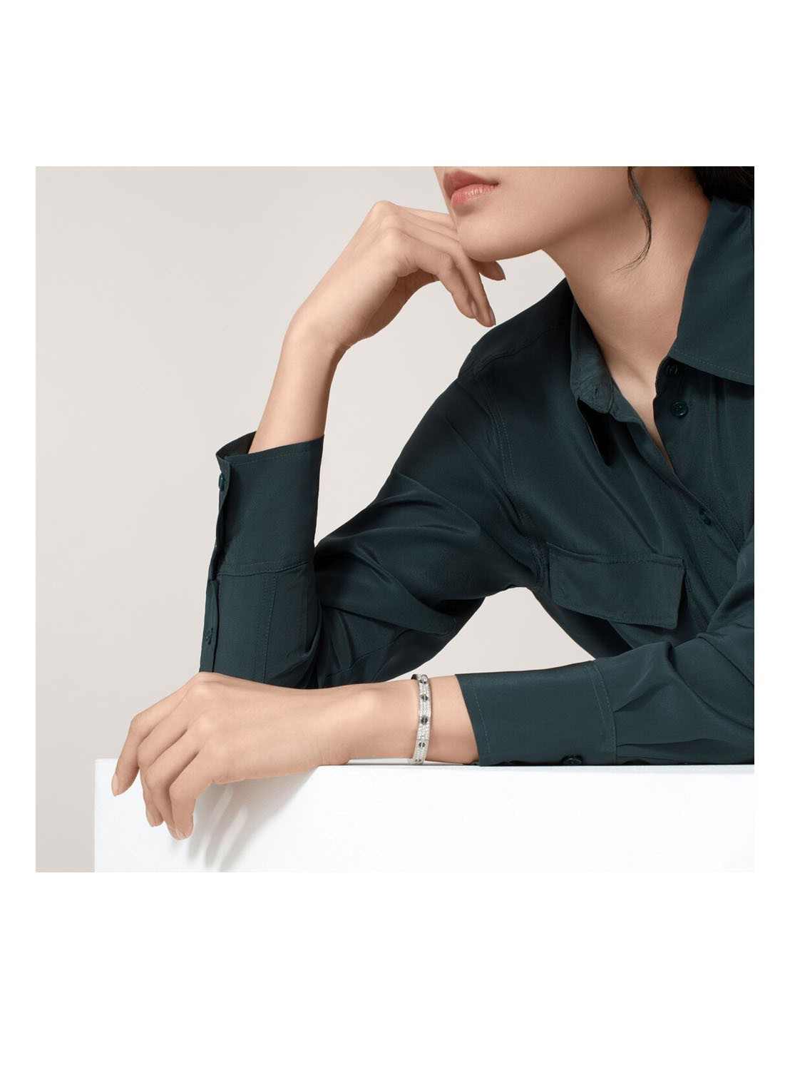 Cartier LOVE armband van 18 karaat witgoud met 204 diamanten CRN6032400 - detail 4 witgoud