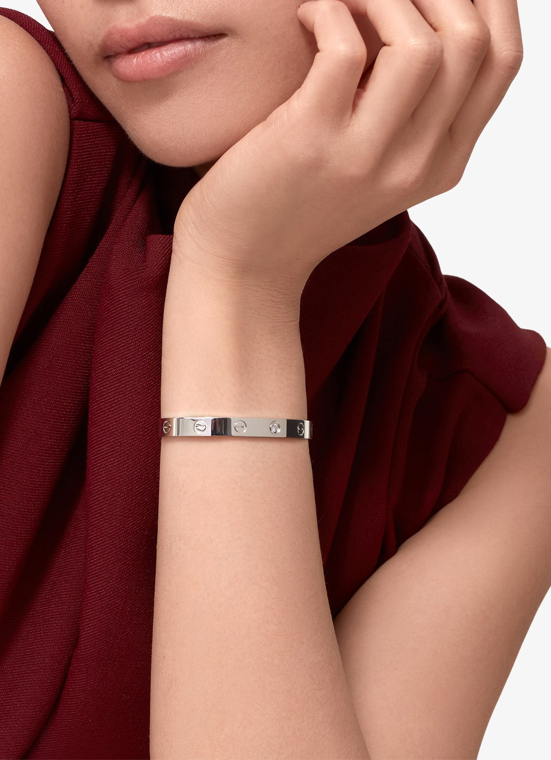 Cartier LOVE bangle open klassiek model van 18 karaat witgoud met 1 diamant CRB6029917 - voorkant 2 witgoud