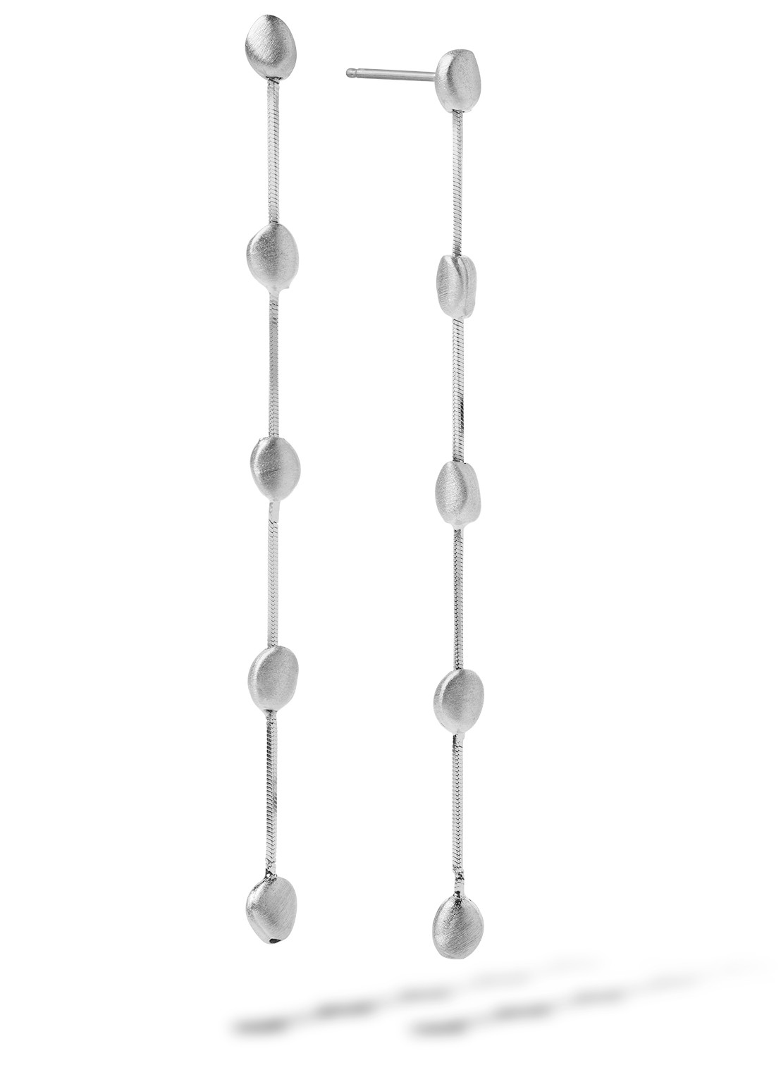 Casa Jewelry Pebbles Satin oorstekers van zilver  - voorkant zilver