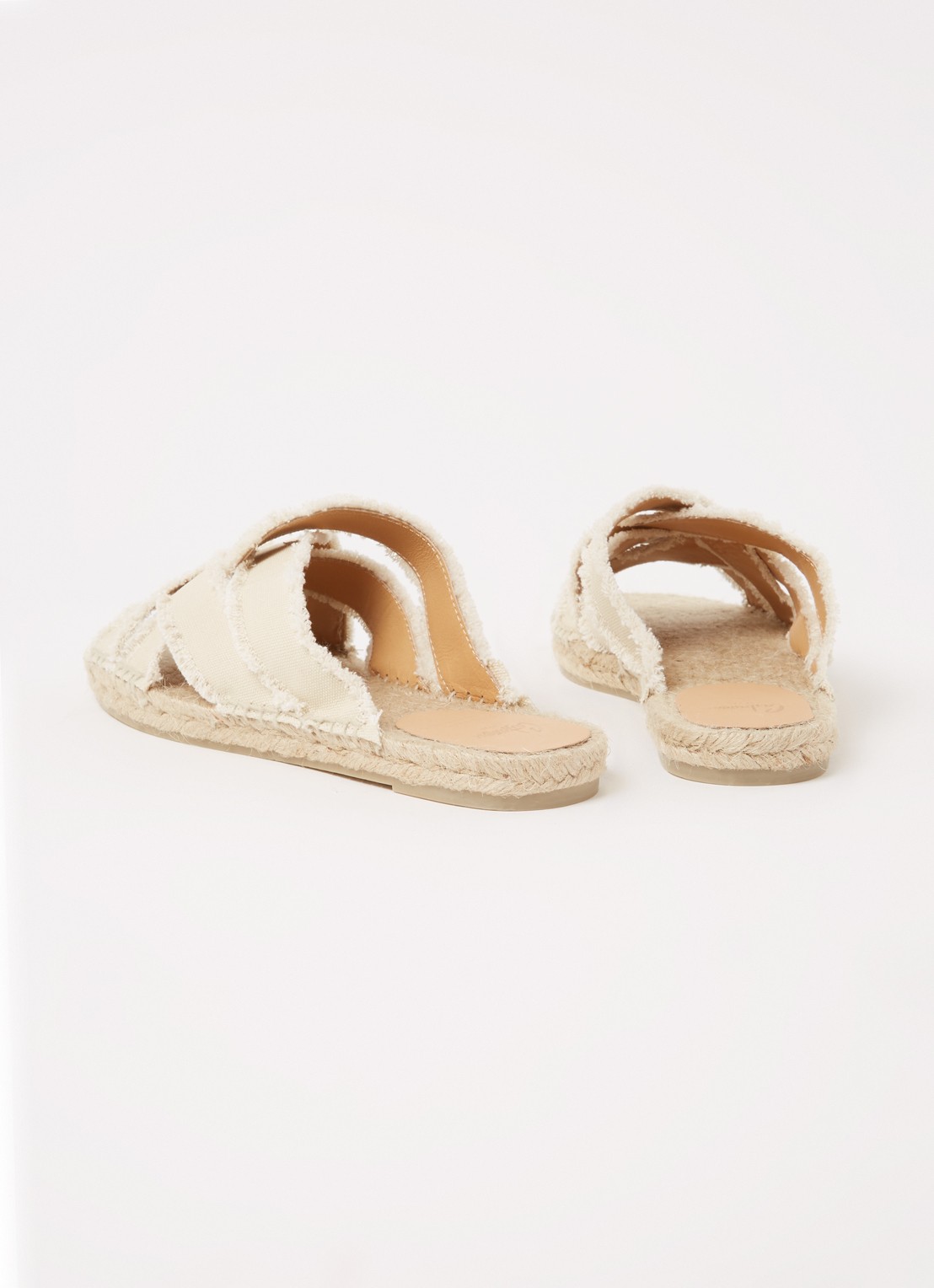 Castañer Pilita slipper met gerafelde details - detail 3 zand