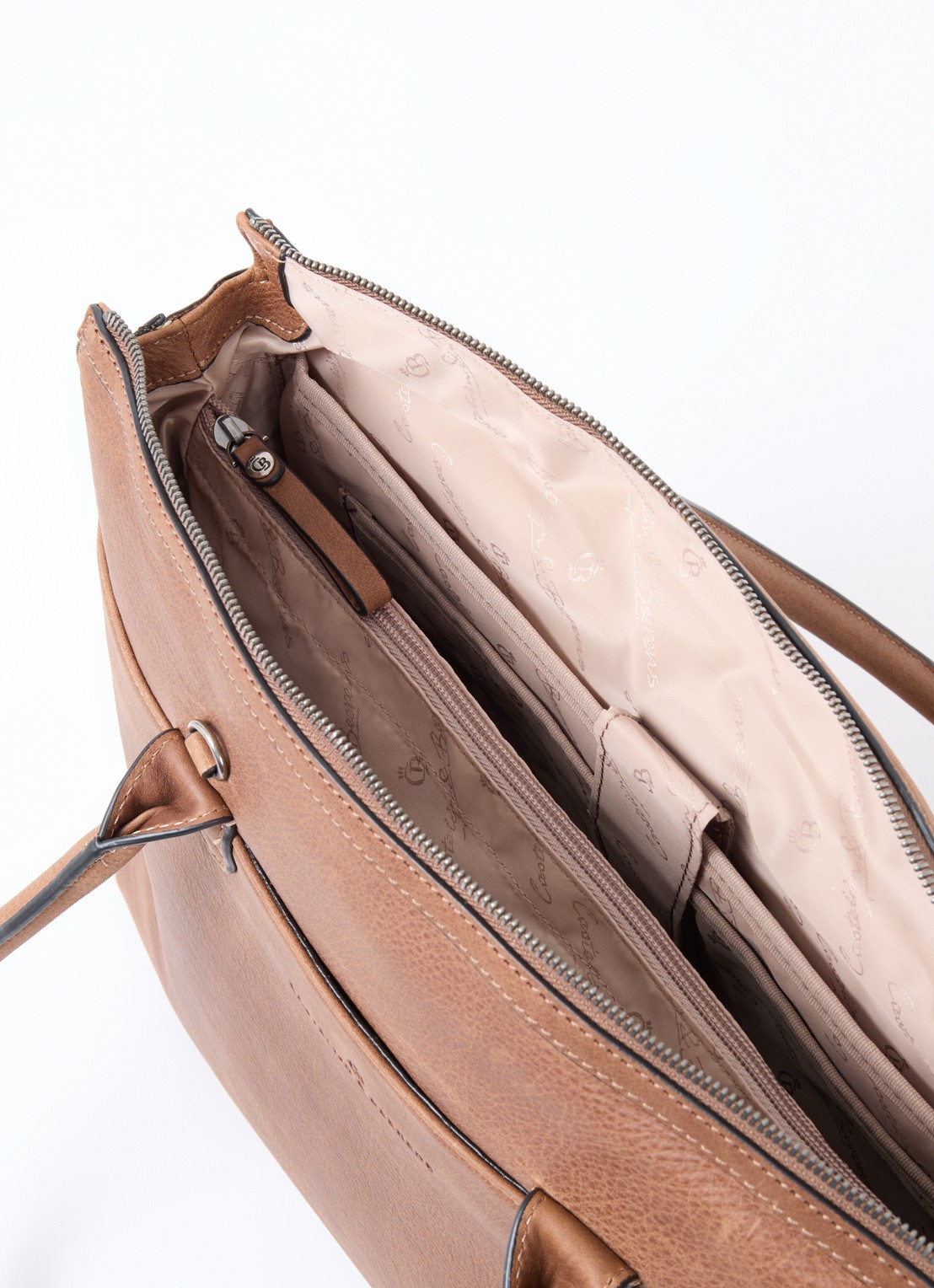 Castelijn & Beerens Businesstas met 15,6 inch laptopvak - detail cognac