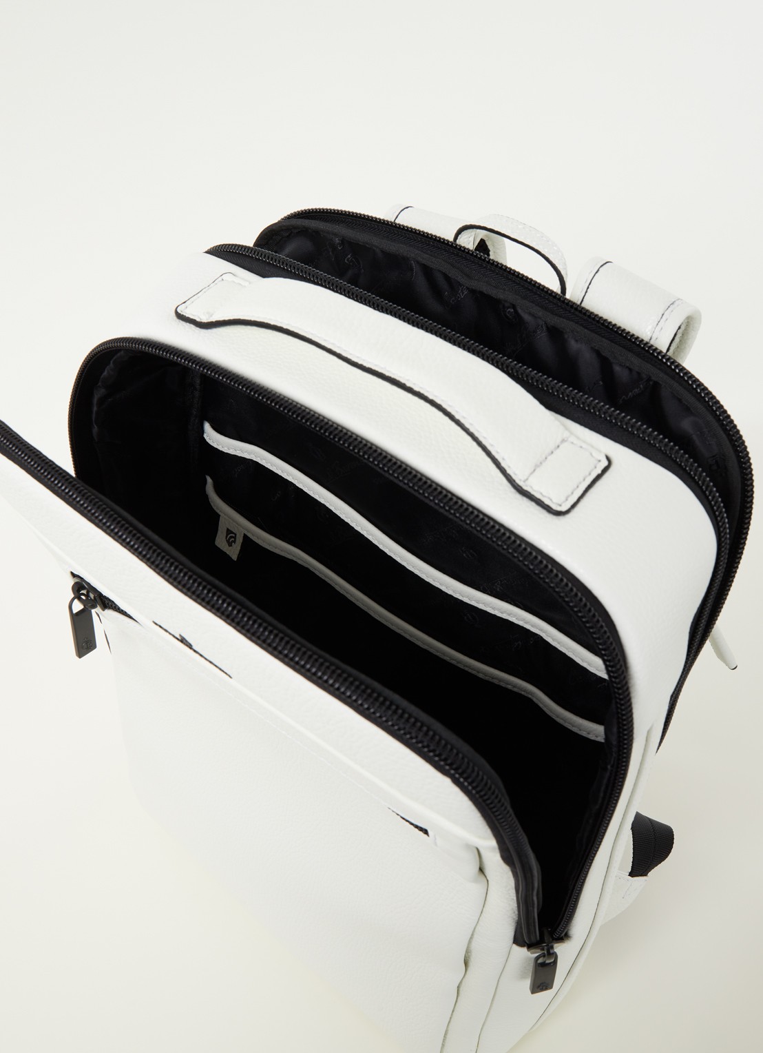 Castelijn & Beerens Victor rugzak van leer met 15,6 inch laptopvak - detail 3 wit