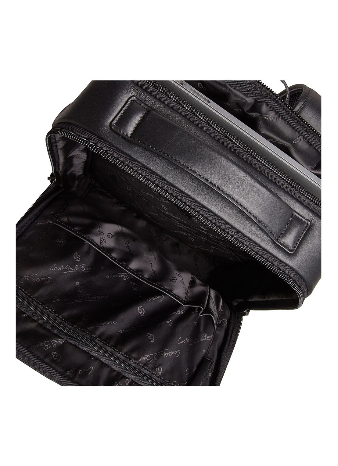 Castelijn & Beerens Victor rugzak van leer met 15,6 inch laptopvak - detail 5 zwart