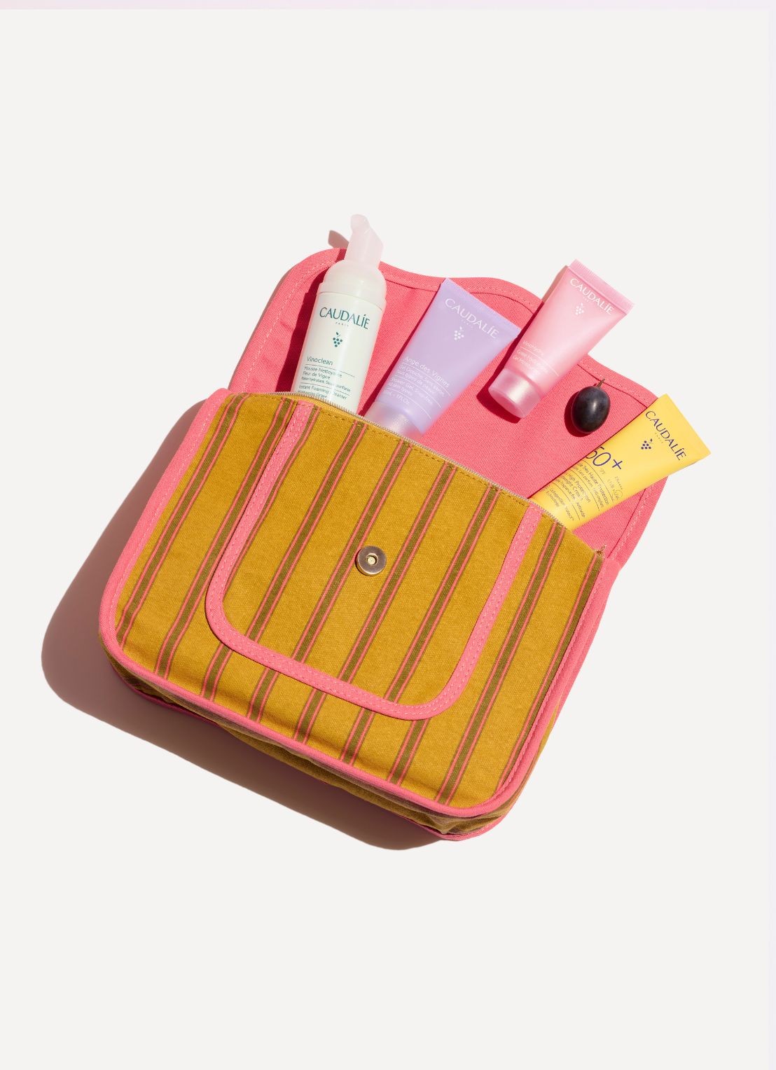 Caudalie Summer Pouch - verzorgingsset - voorkant 4 undefined
