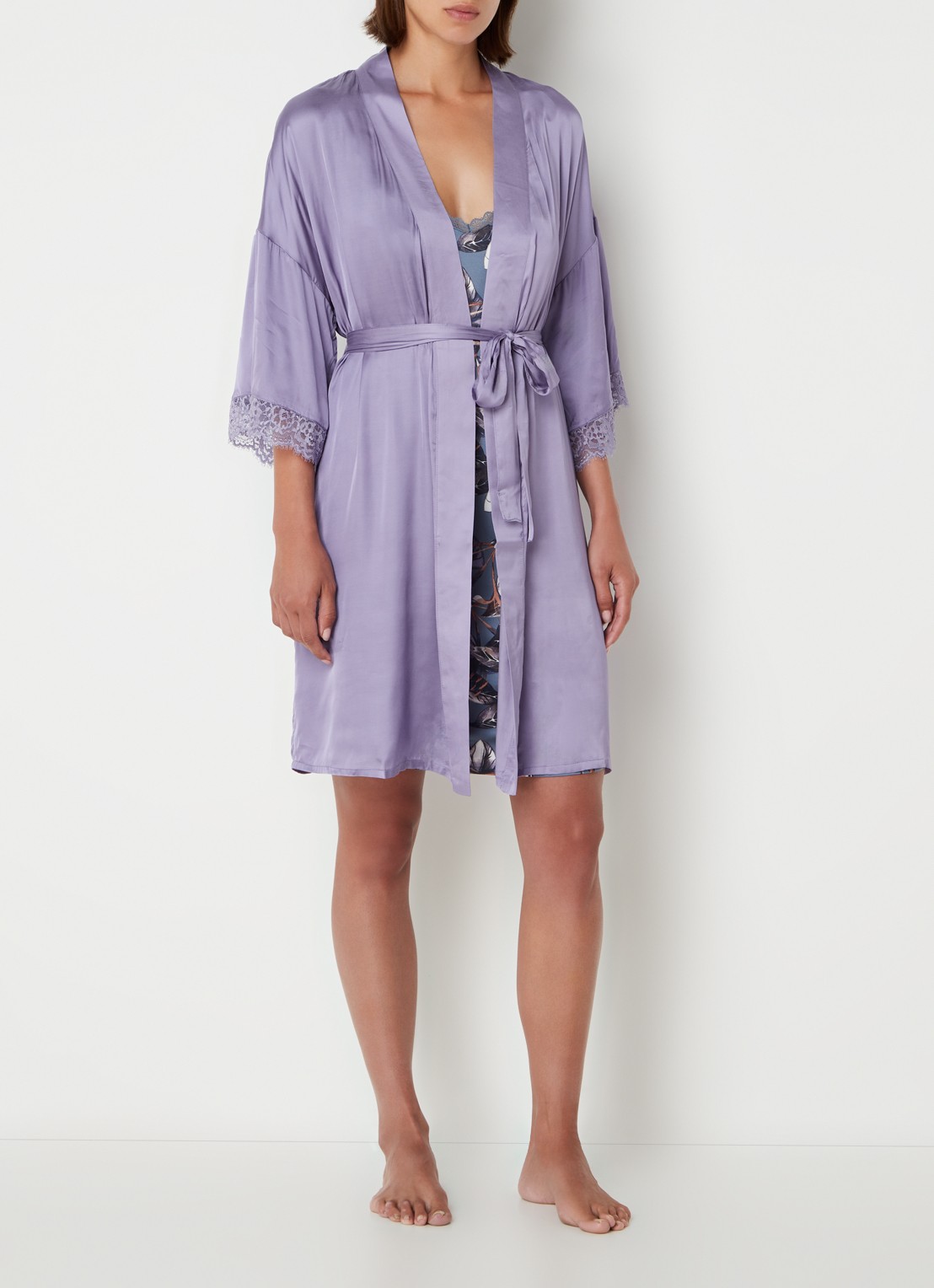 CCDK Copenhagen Jeanette kimono van satijn met kant - voorkant 4 lila