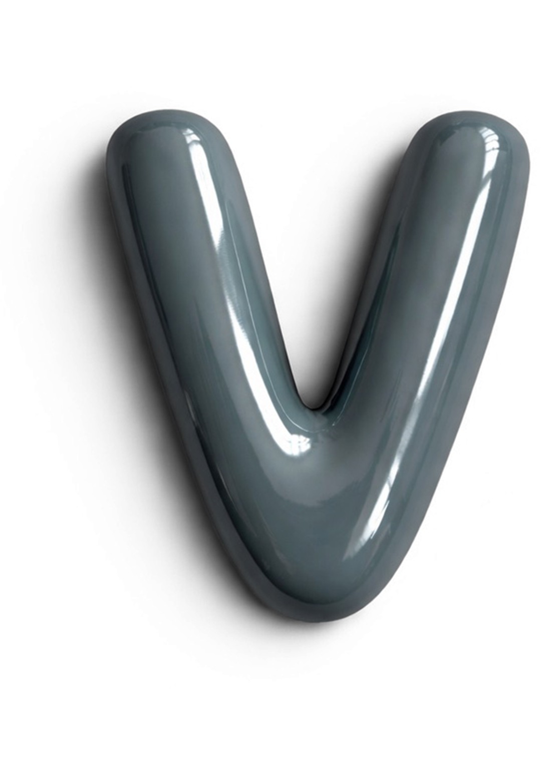 Ceramics by Romy Letter V hanger 10 cm - voorkant grijs