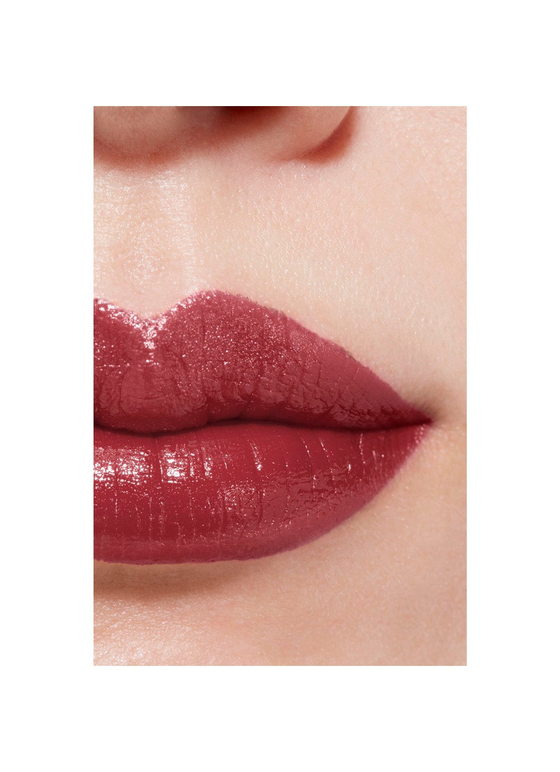CHANEL BIJZONDER INTENSE LIPPENSTIFT. EXTRACT VAN LICHT EN VERZORGING. NAVULBAAR - detail 4 824 rose invincible 